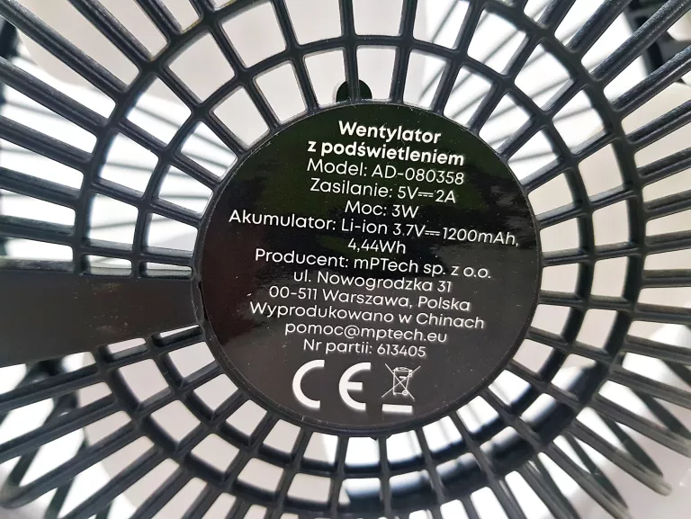 wentylator-z-podswietleniem-hoffen-ad-080358-pudelko-model-rgb-hoffen