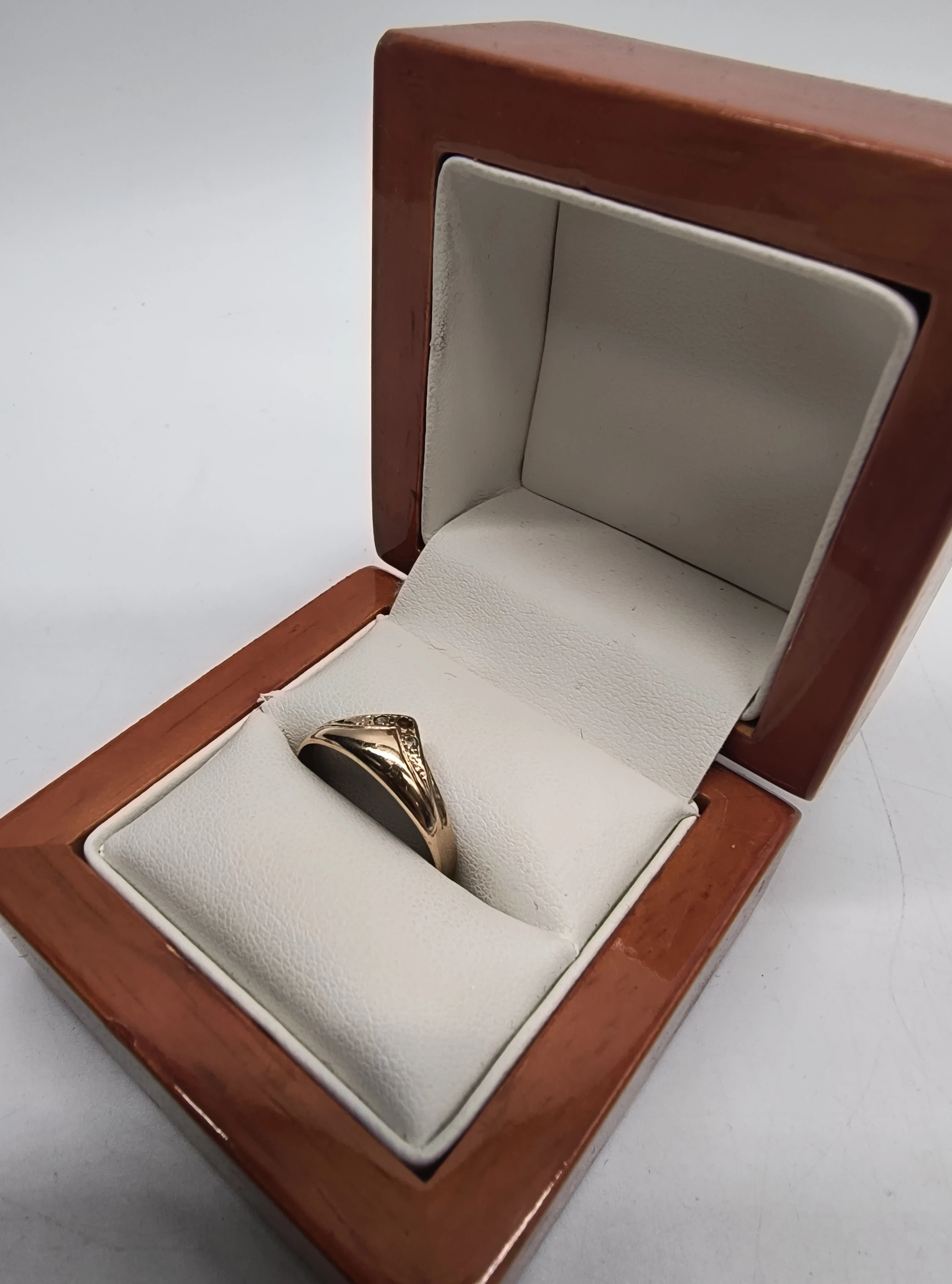 zloty-pierscionek-14k585-149g-25r-ean-gtin-0000000000000