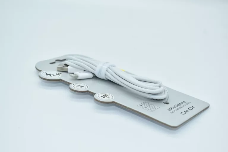 blavec-kabel-candy-oplot-usb-na-lightning-24a-2-metry-apple-bialy-narutowicza-35-leszno-gold-fish