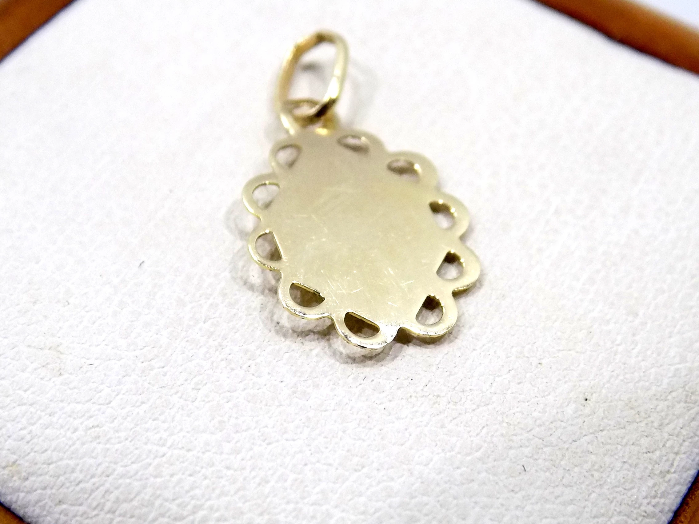 zlota-zawieszka-maria-waga-okolo-061g-proba-585-marka-248811-958954