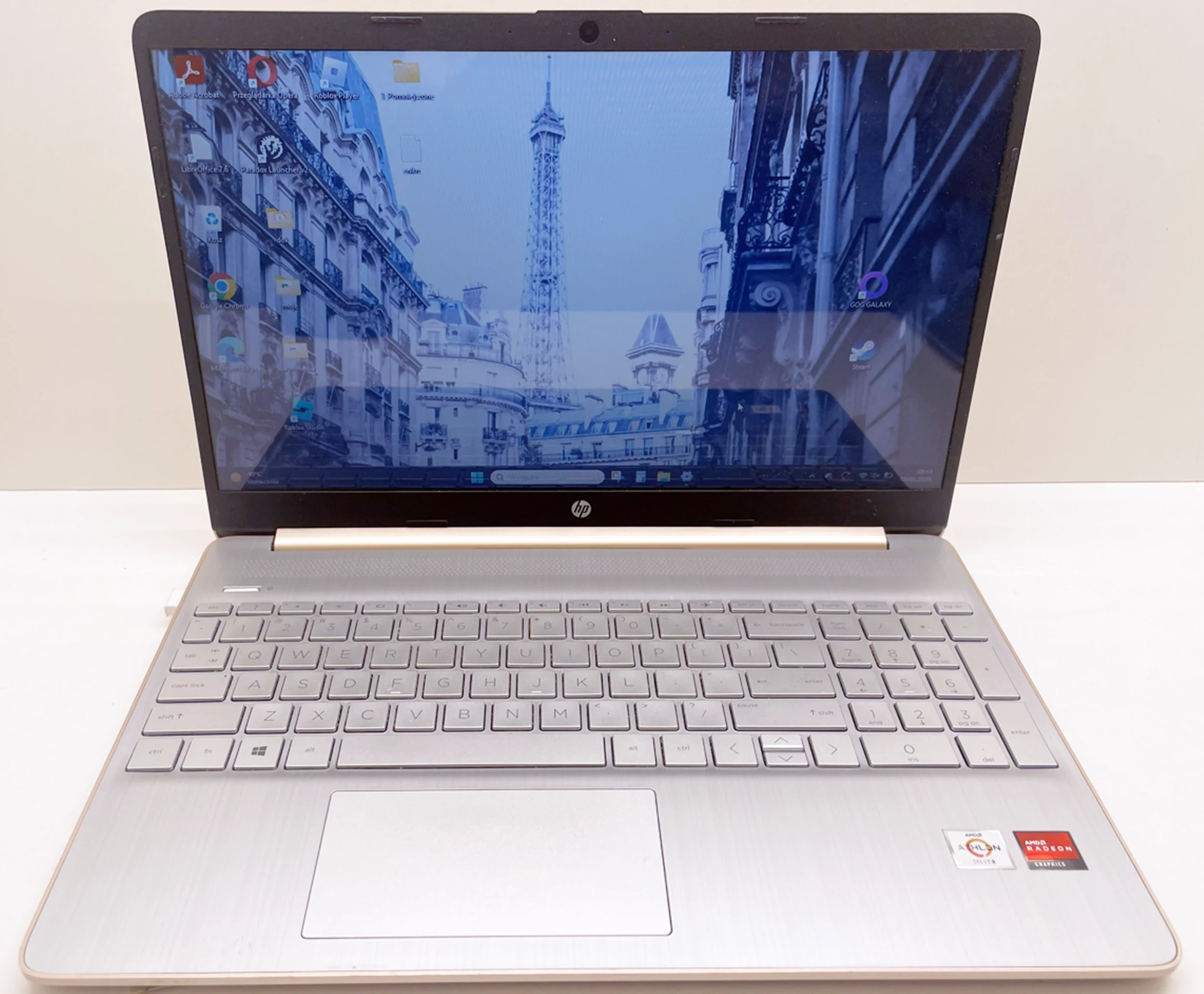 laptop-hp-15-ef1073wm-8gb-ram-256-gb-amd-athlon-stan-11323-2