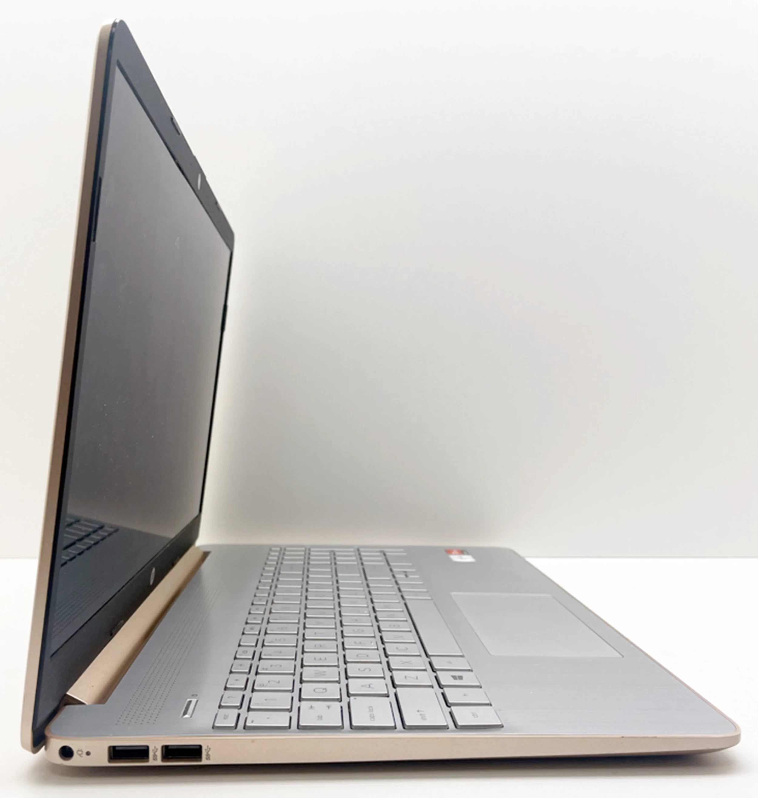 laptop-hp-15-ef1073wm-8gb-ram-256-gb-amd-athlon-przekatna-ekranu-1560