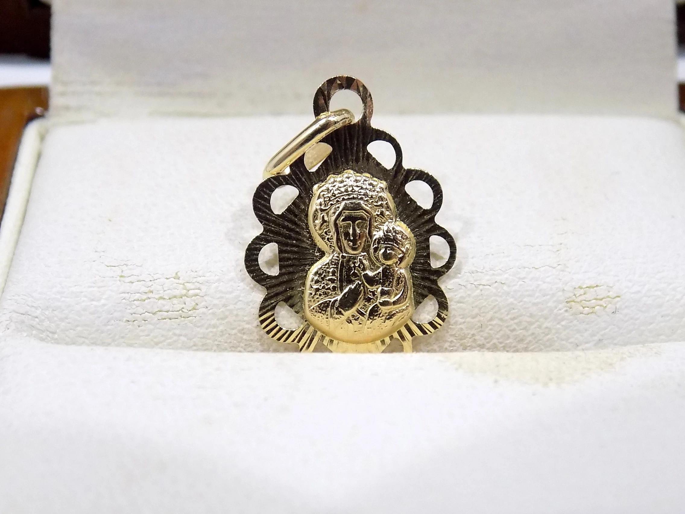 zlota-zawieszka-maria-waga-okolo-061g-proba-585-wyzwolenia-28-ozimek