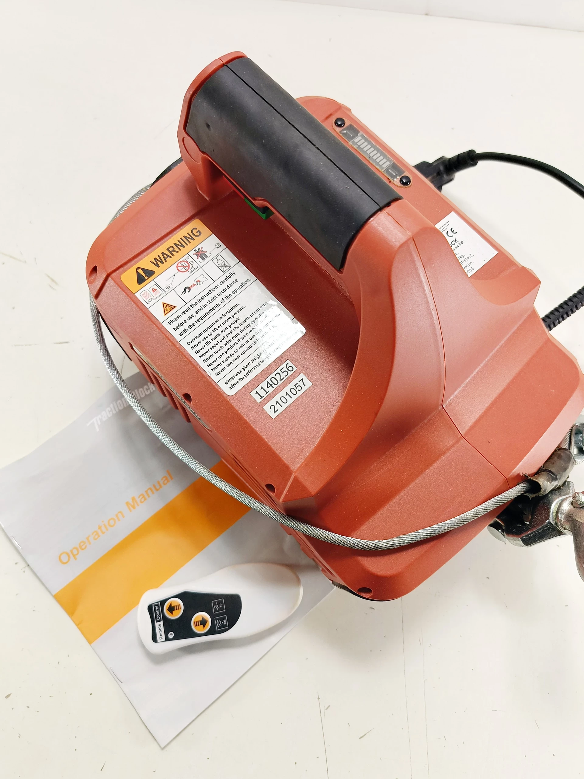 wyciagarka-elektryczna-przenosna-sq-04-250kg-8m-z-pilotem-tor-industries-ean-gtin-5904261710447