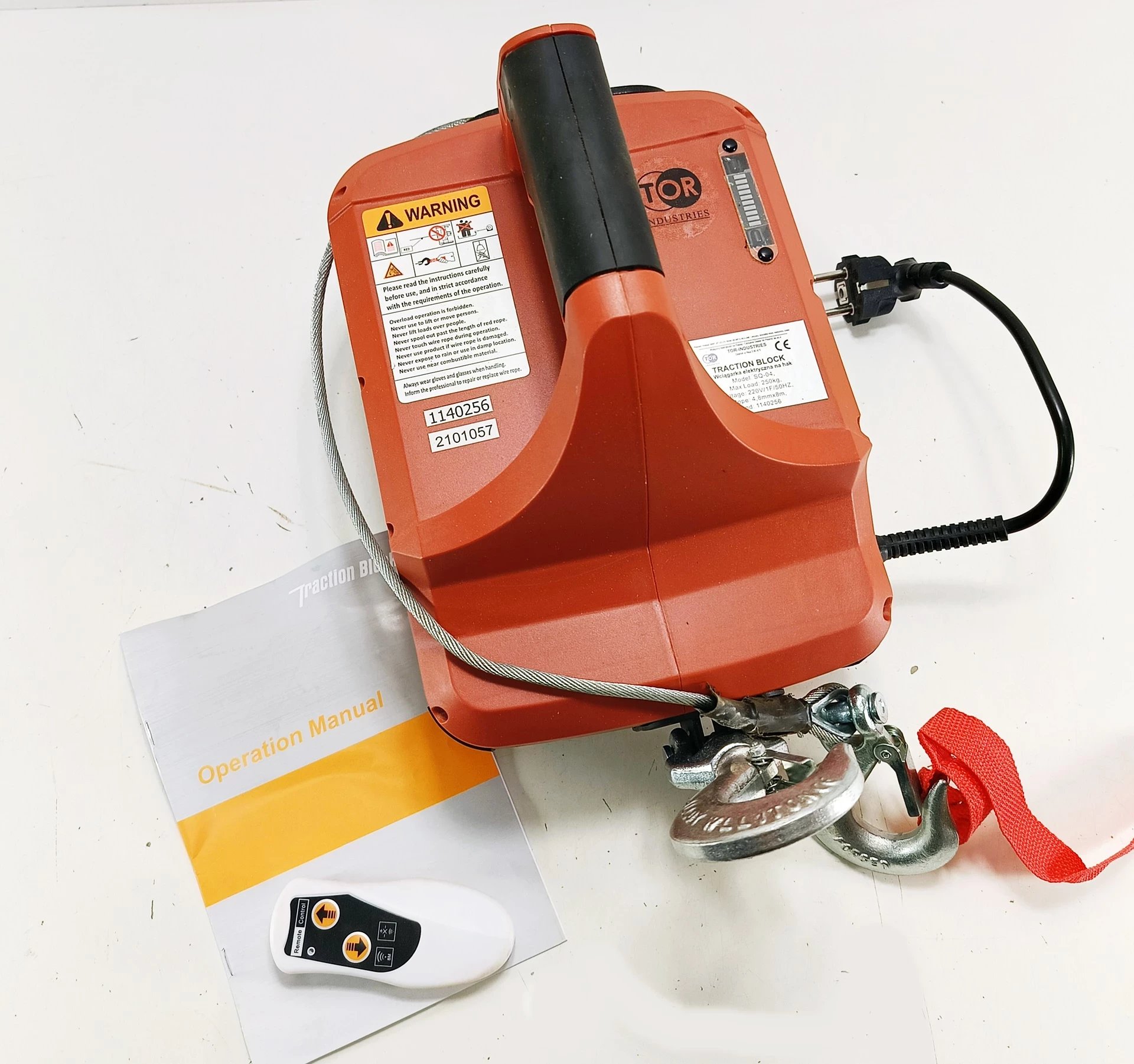 wyciagarka-elektryczna-przenosna-sq-04-250kg-8m-z-pilotem-tor-industries-stan-11323-2