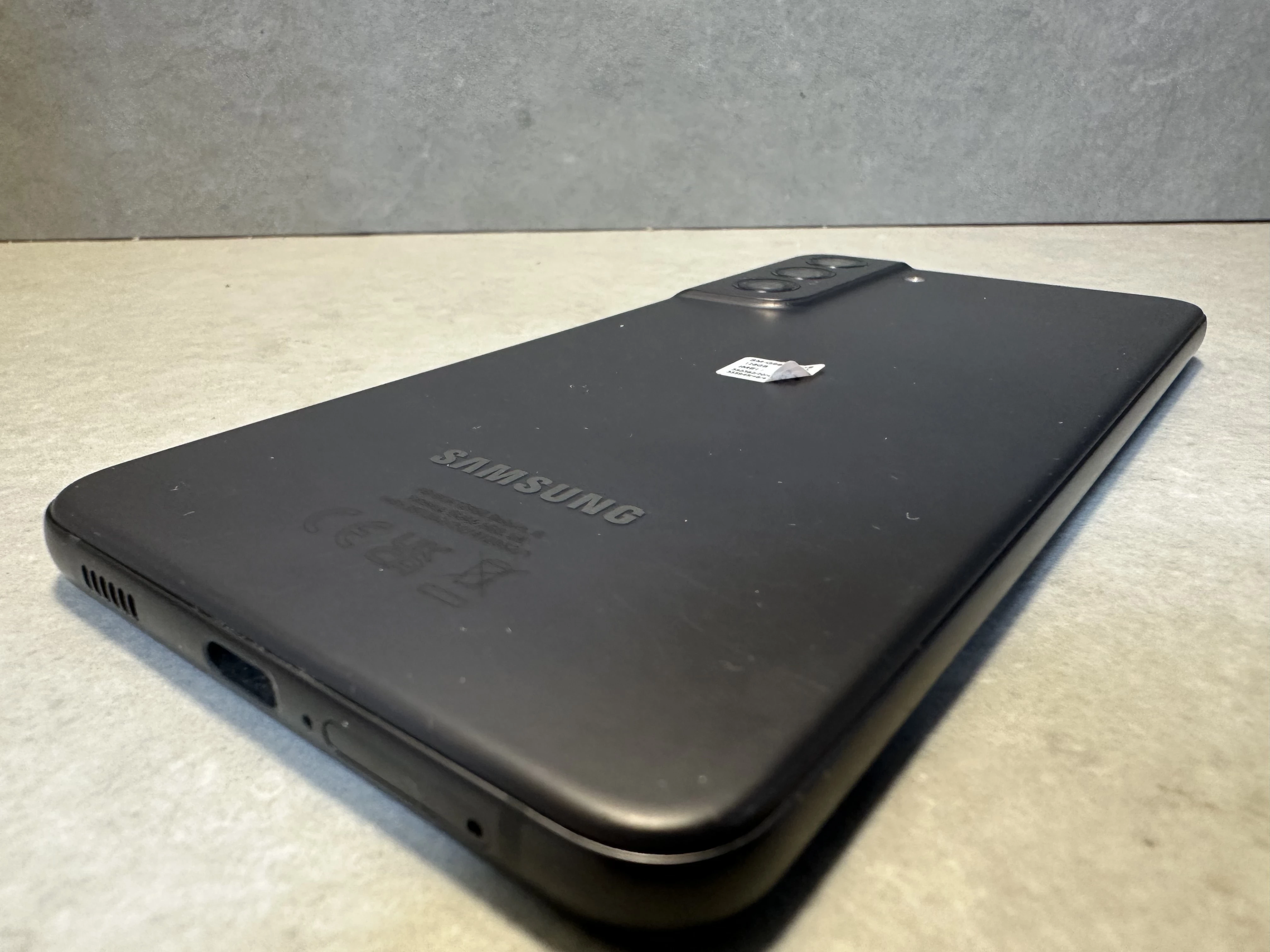 telefon-samsung-galaxy-s21-fe-5g-6128gb-521-przekatna-ekranu-640