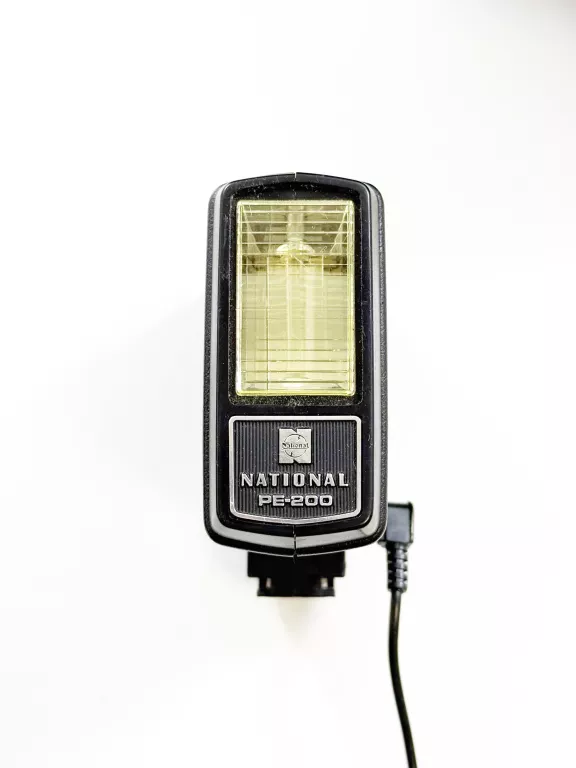 aparat-zenit-12xp-obiektyw-helios-44m-4-lampa-blyskowapokrowiectorb-model-zenit-12xp