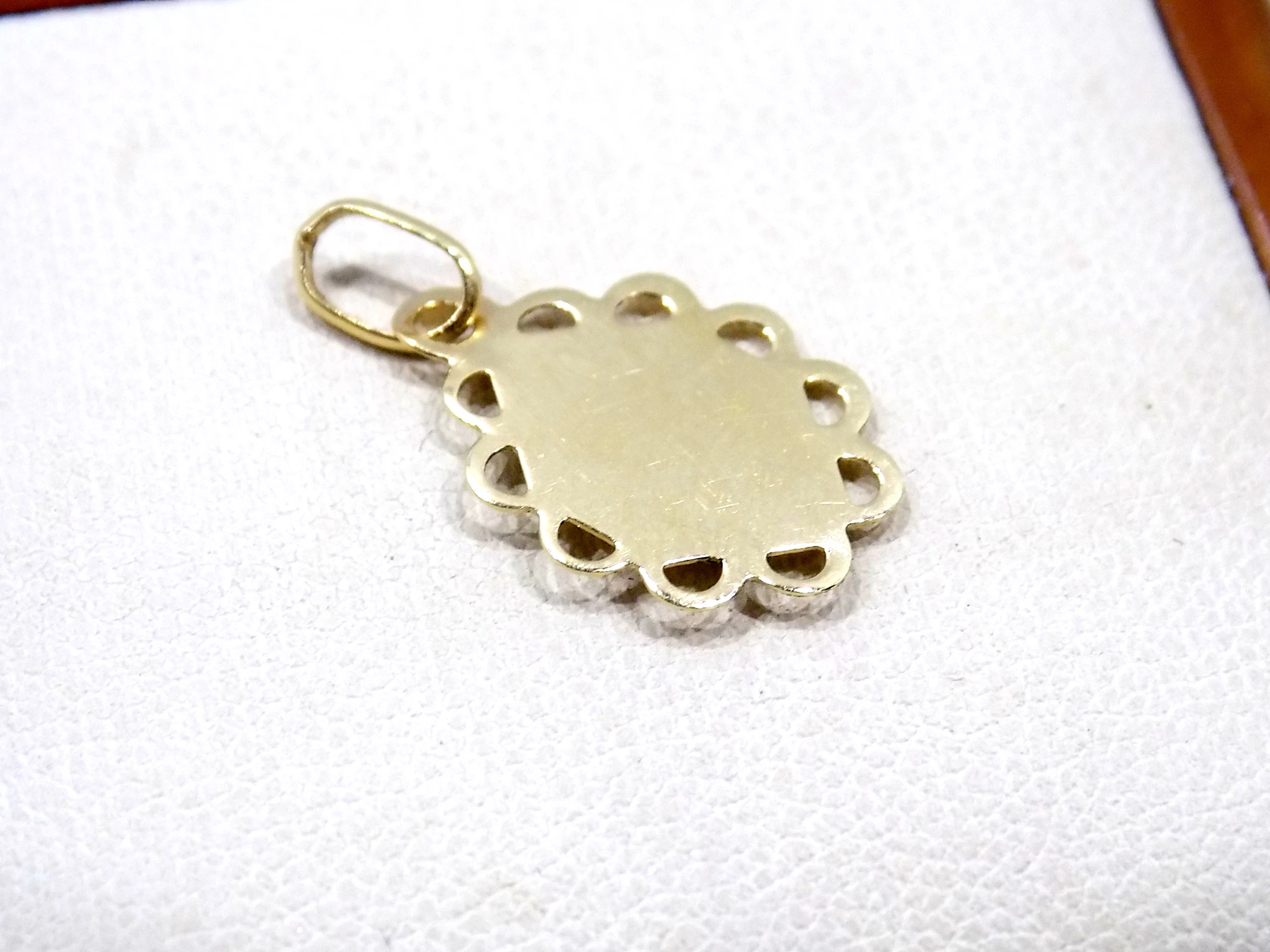 zlota-zawieszka-maria-waga-okolo-061g-proba-585-cechy-207006-4