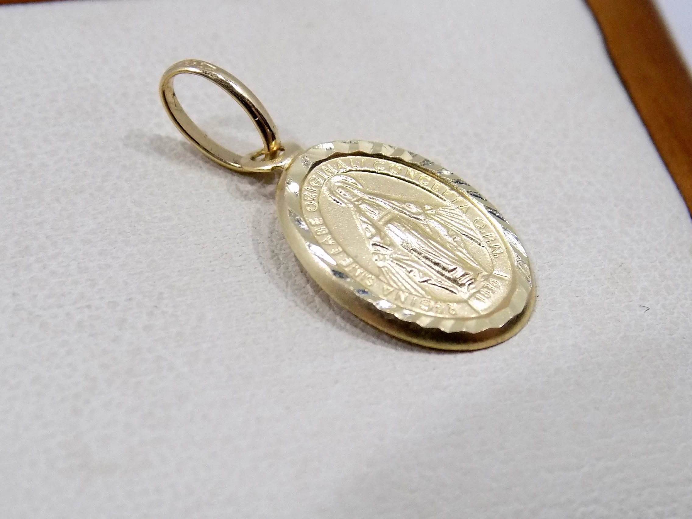 zlota-zawieszka-medalik-waga-okolo-076-g-proba-585-cechy-207006-4