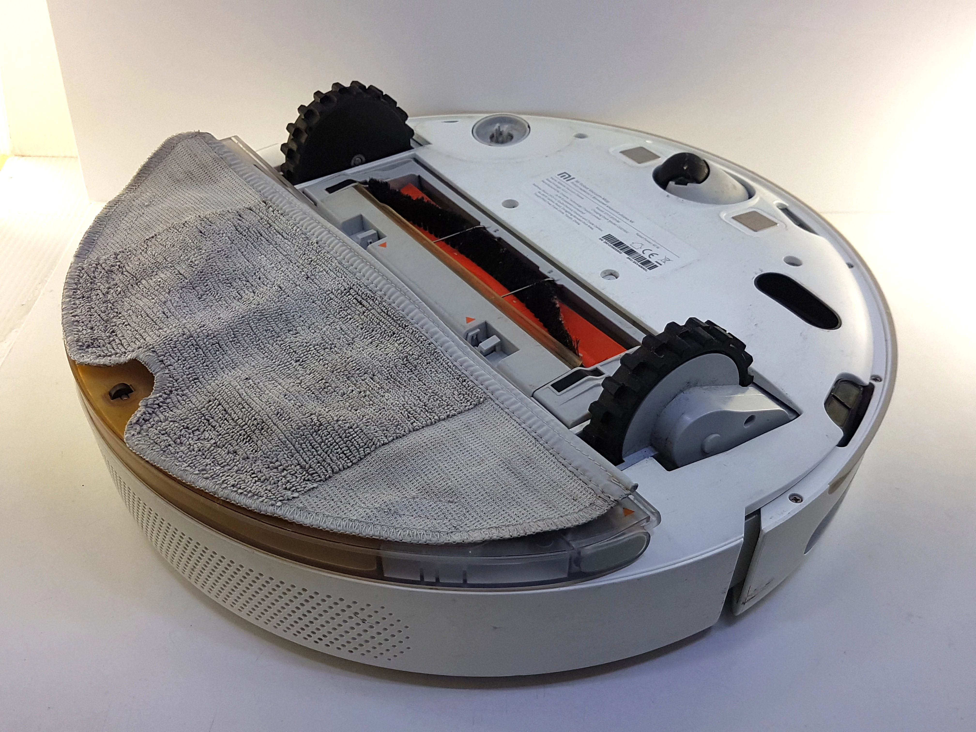 robot-sprzatajacy-xiaomi-bialy-z-mopowaniem-i-odkurzaniem-filtr-hepa-czas-pracy-bezprzewodowej-90