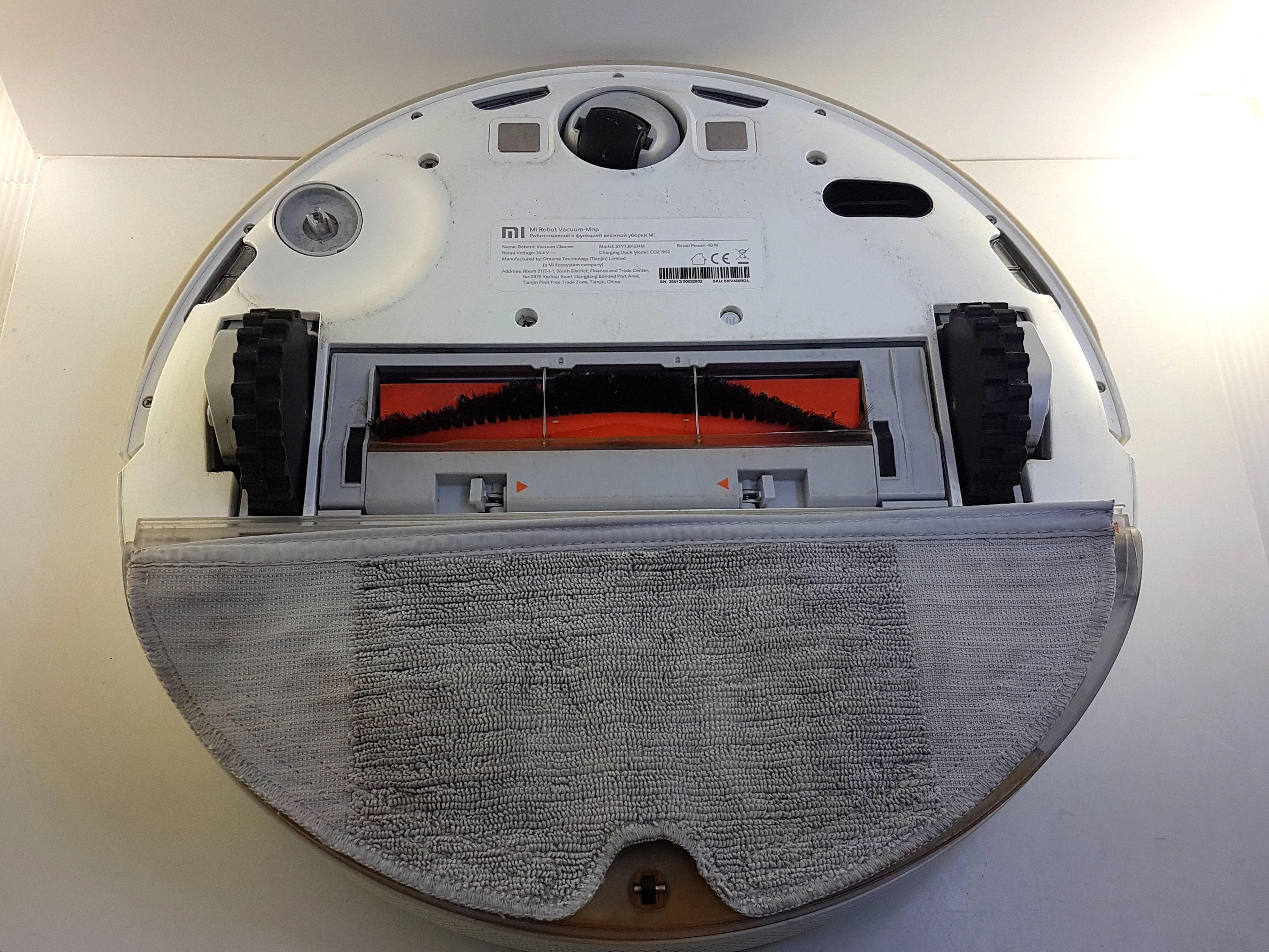 robot-sprzatajacy-xiaomi-bialy-z-mopowaniem-i-odkurzaniem-filtr-hepa-kolor-dominujacy-129357-2