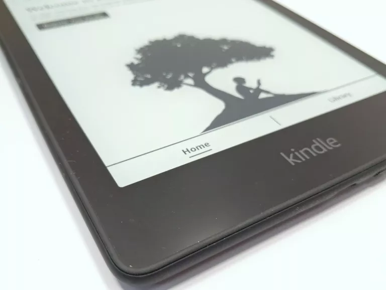 czytnik-amazon-kindle-m2l3ek-w-etui-przekatna-ekranu-680