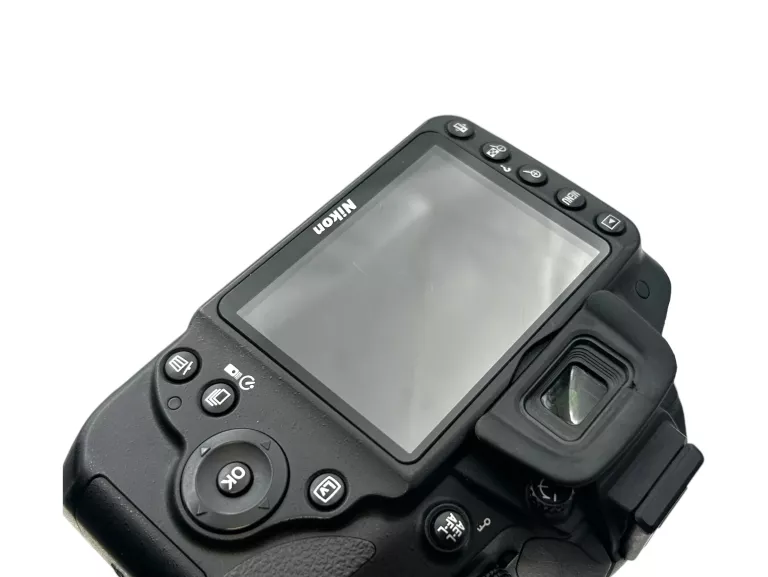 aparat-nikon-d3200-obiektyw-18-55mm-karta-8gb-pokrowiec-przeb-52k-model-nikon-d3200-18-55-mm