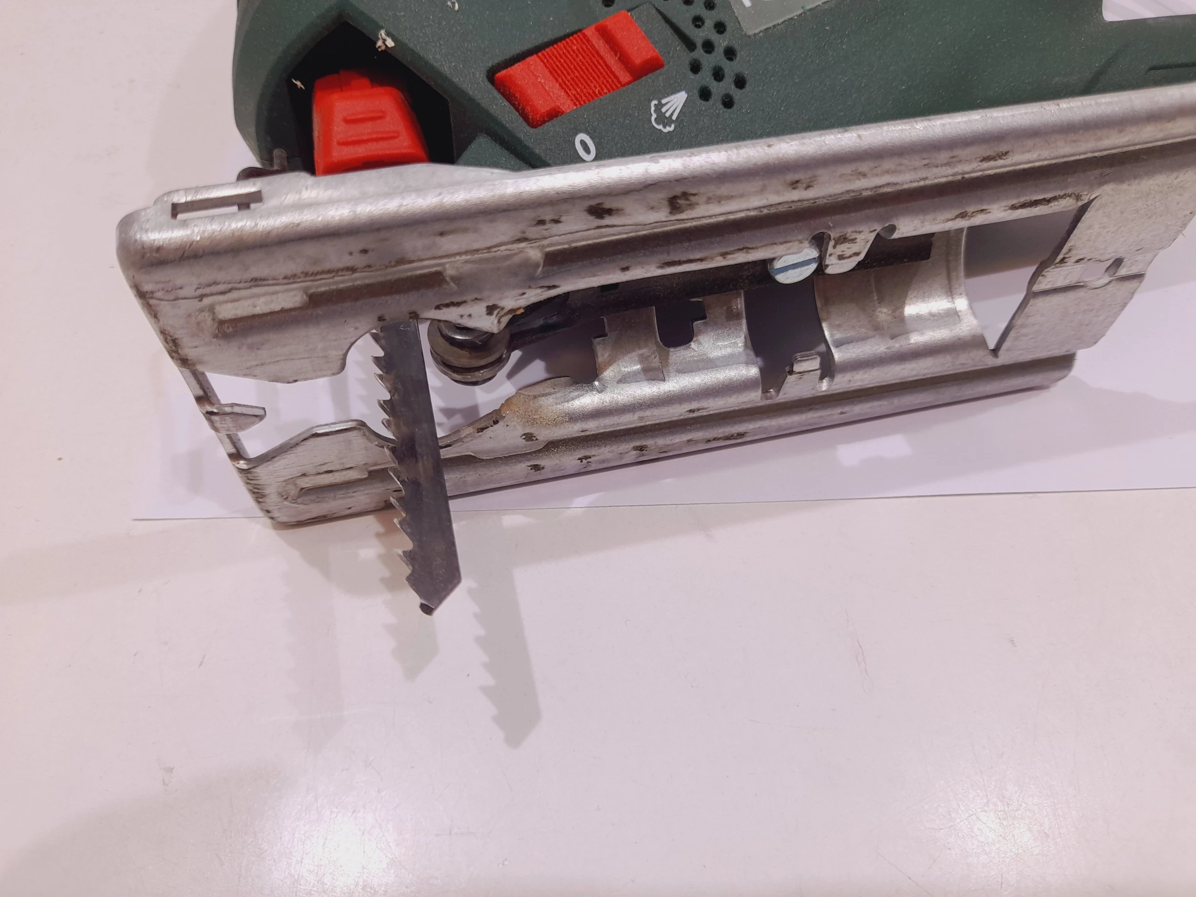 wyrzynarka-bosch-pst650-rodzaj-silnika-204657-221321