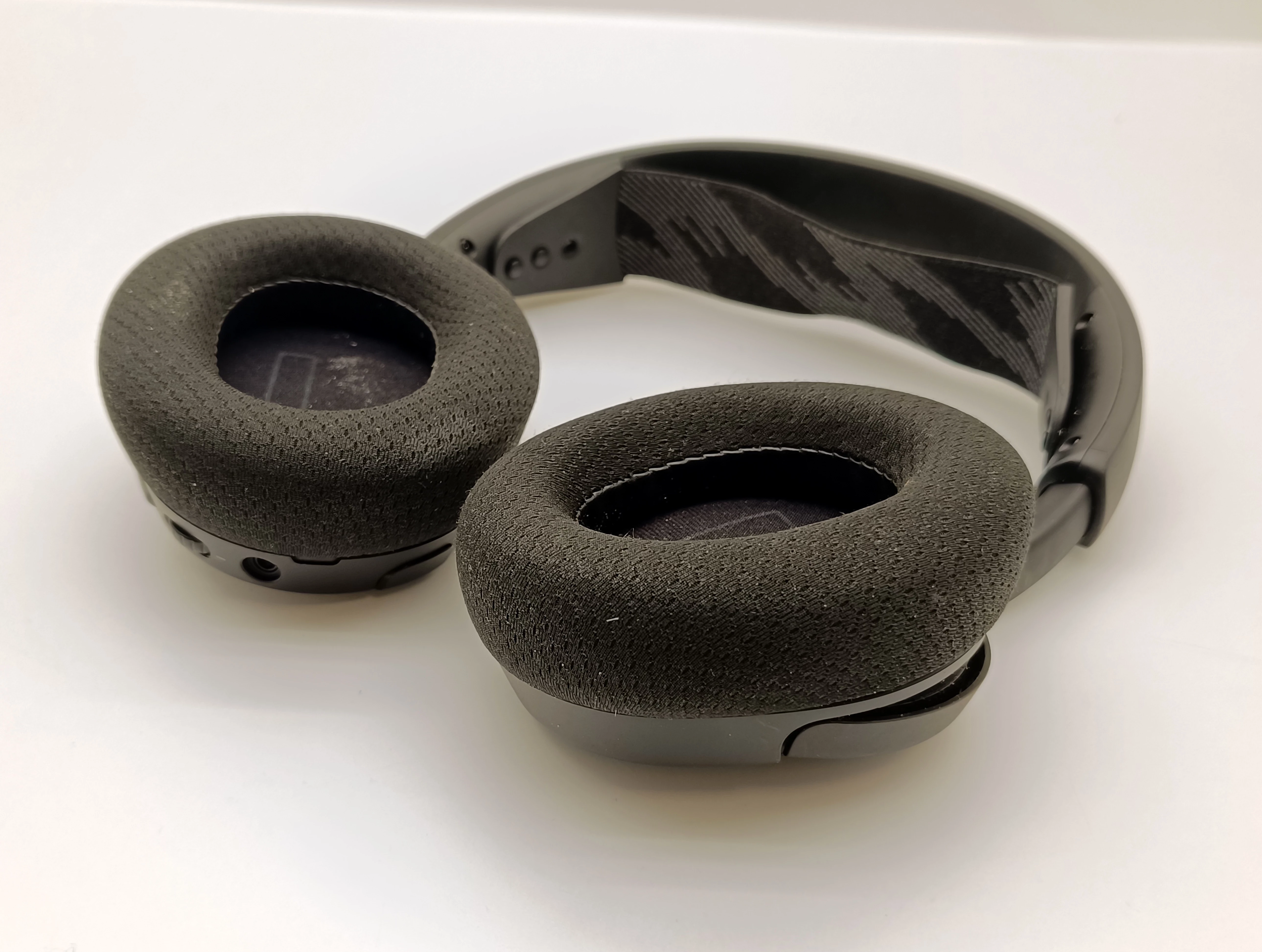 sluchawki-wokoluszne-steelseries-arctis-nova-1-model-arctis-nova-1