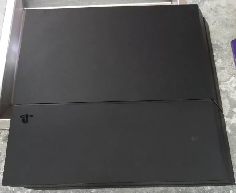 konsola-ps4-fat-500gb-pad-okablowanie-kod-producenta-cuh-1004a