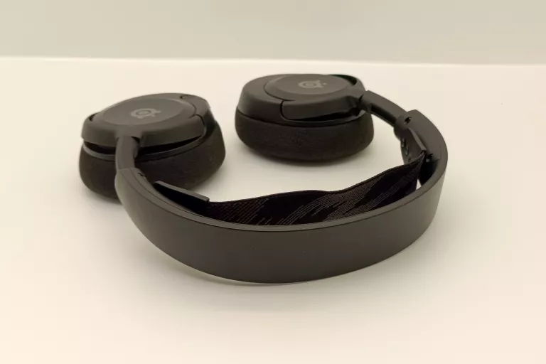 sluchawki-wokoluszne-steelseries-arctis-nova-1-stan-11323-2