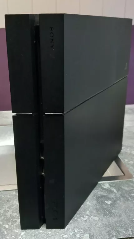 konsola-ps4-fat-500gb-pad-okablowanie-gry-w-zestawie-205998-225574