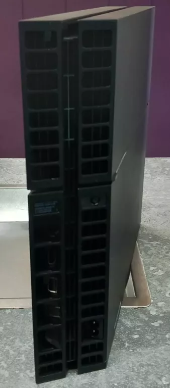 konsola-ps4-fat-500gb-pad-okablowanie-wersja-130590-1