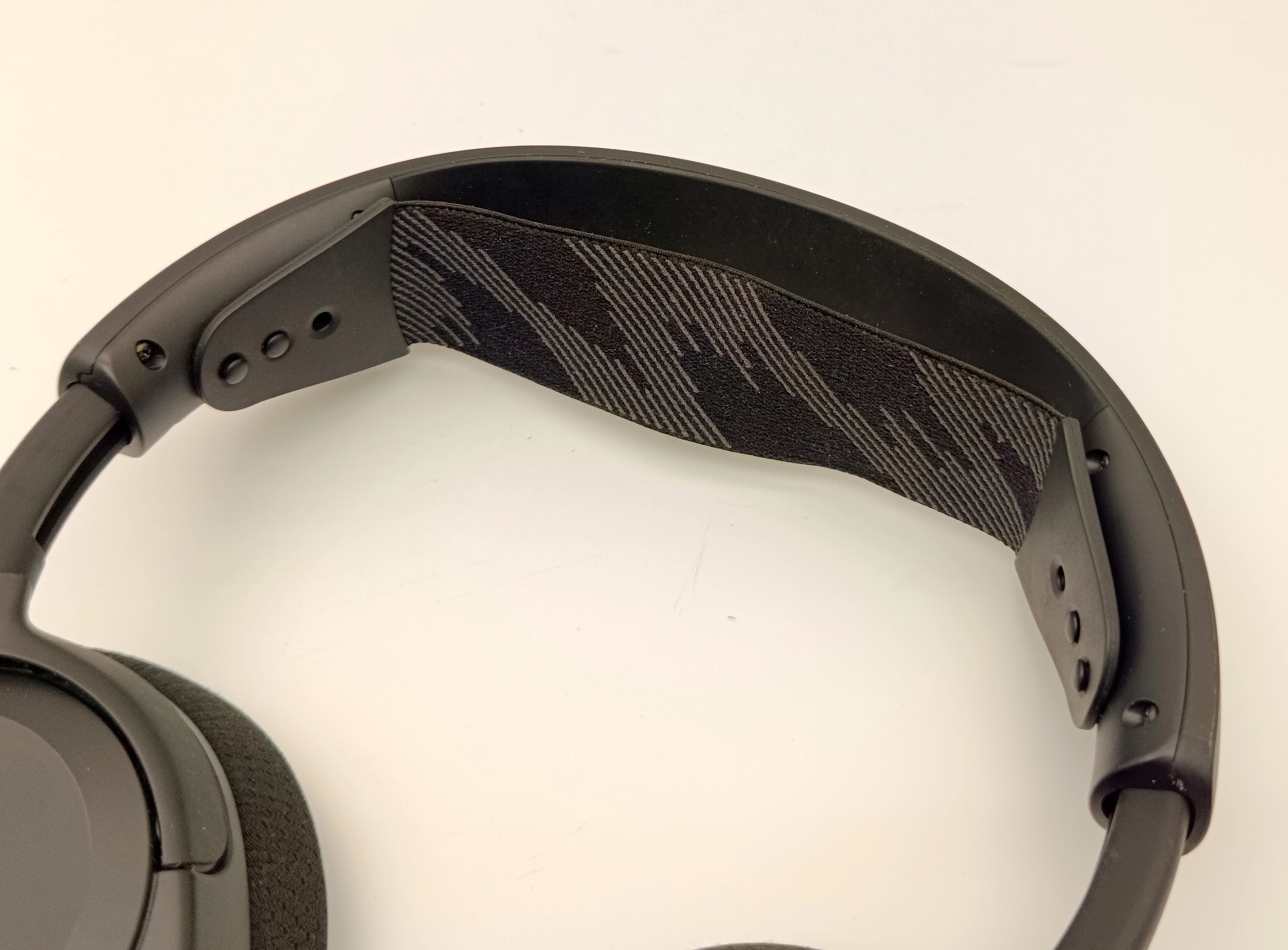 sluchawki-wokoluszne-steelseries-arctis-nova-1-kod-producenta-61606