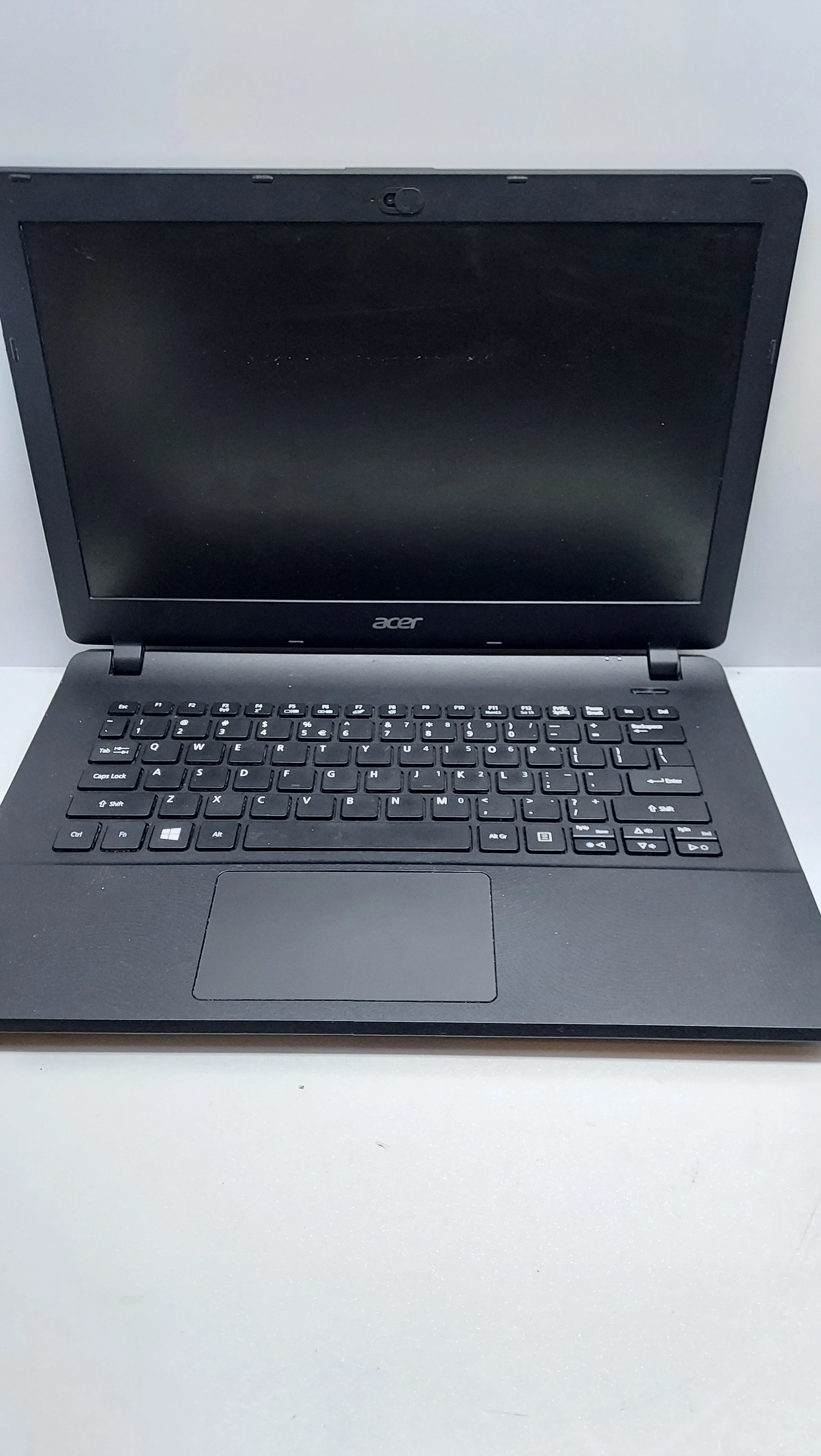 laptop-acer-es1-331-celereon8ramssd120gb-kod-producenta-intelr