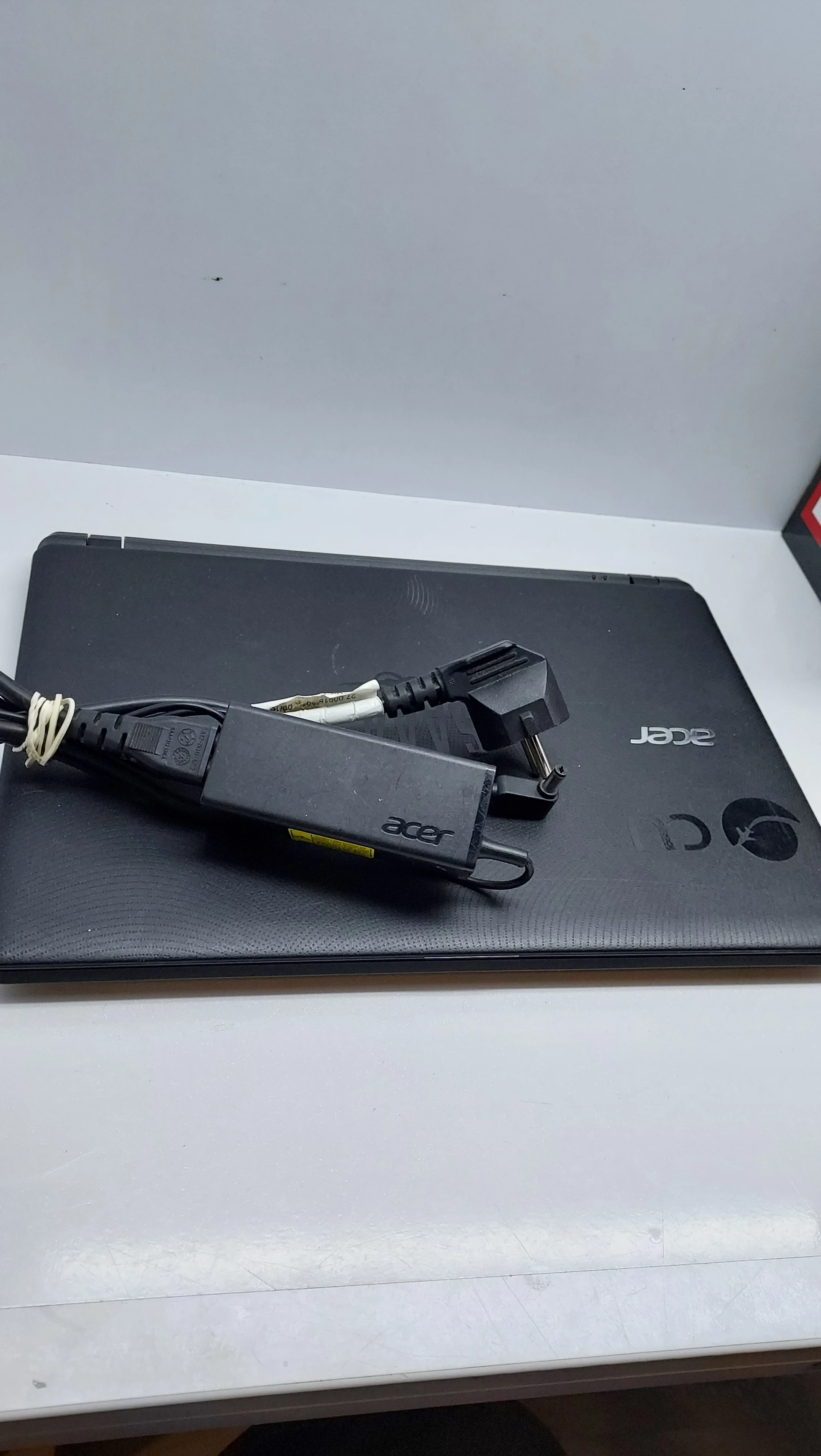 laptop-acer-es1-331-celereon8ramssd120gb-przekatna-ekranu-1330