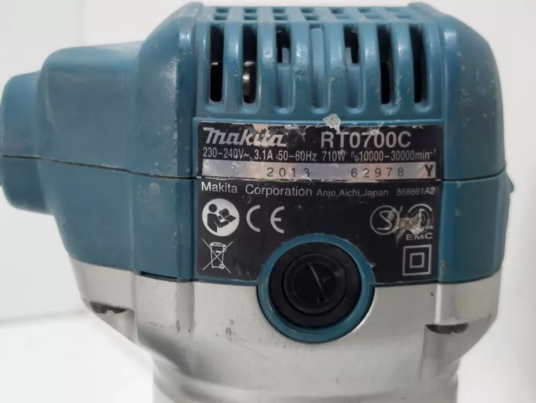 frezarka-gornowrzecionowa-makita-rt0700c-stan-11323-2
