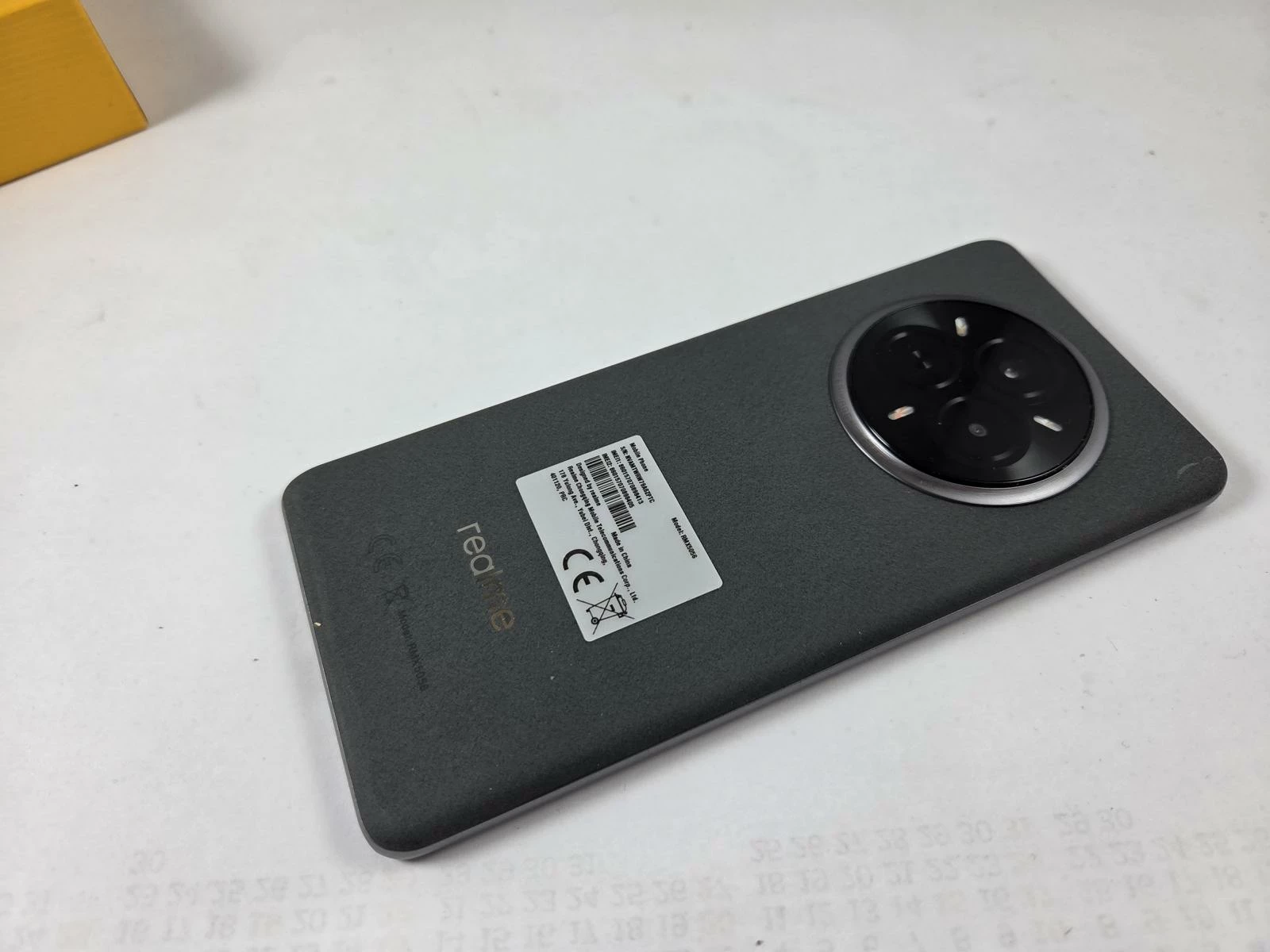 realme-14-pro-5g-8256gb-pudelko-przekatna-ekranu-677