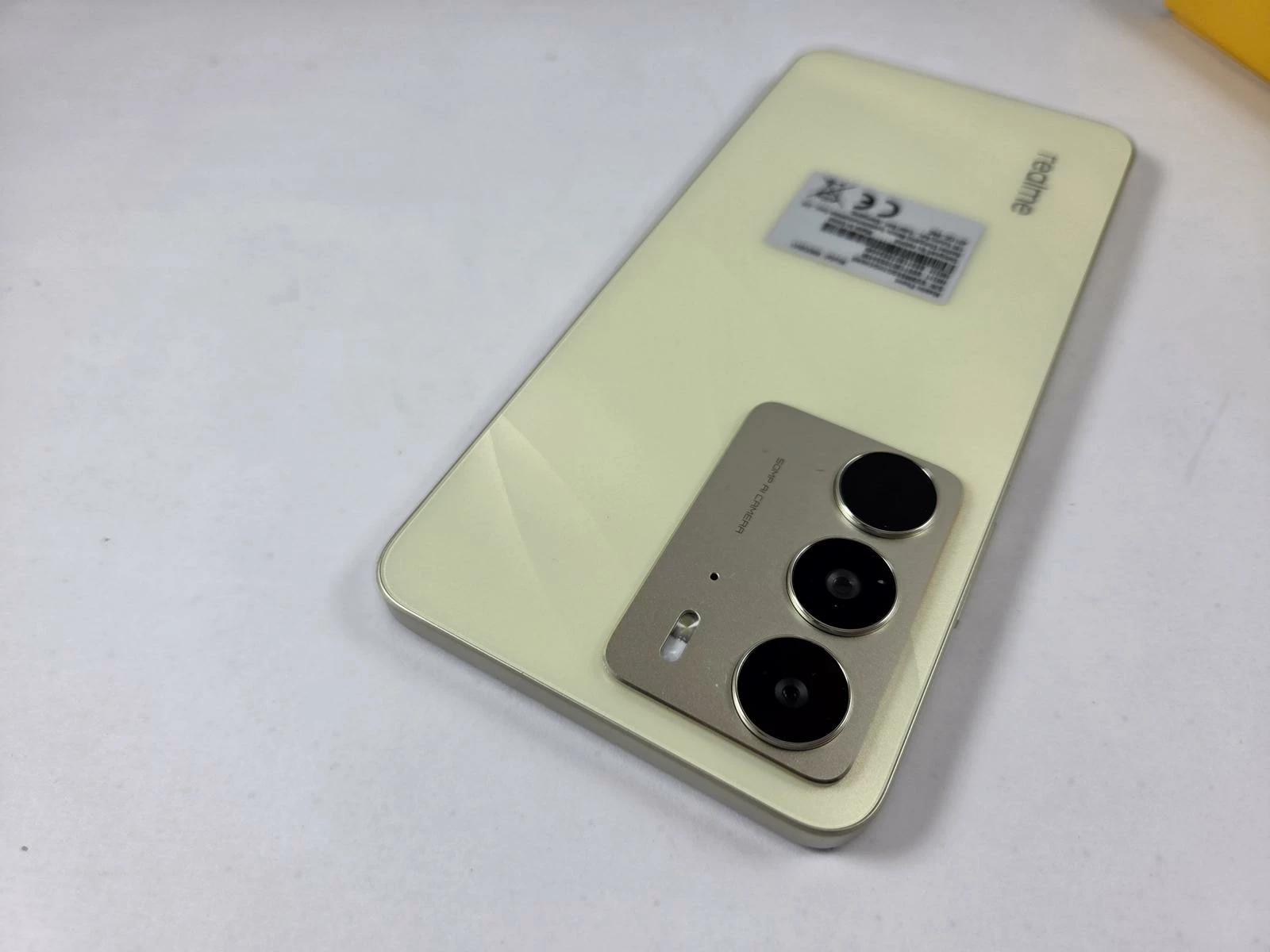 realme-c75-8256gb-pudelko-przekatna-ekranu-670