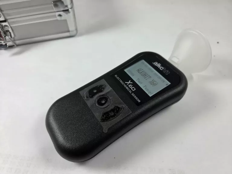 alkomat-alkohit-x60-walizka-model-x60