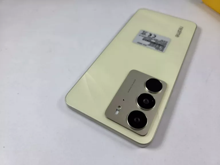 realme-c75-8256gb-pudelko-przekatna-ekranu-670