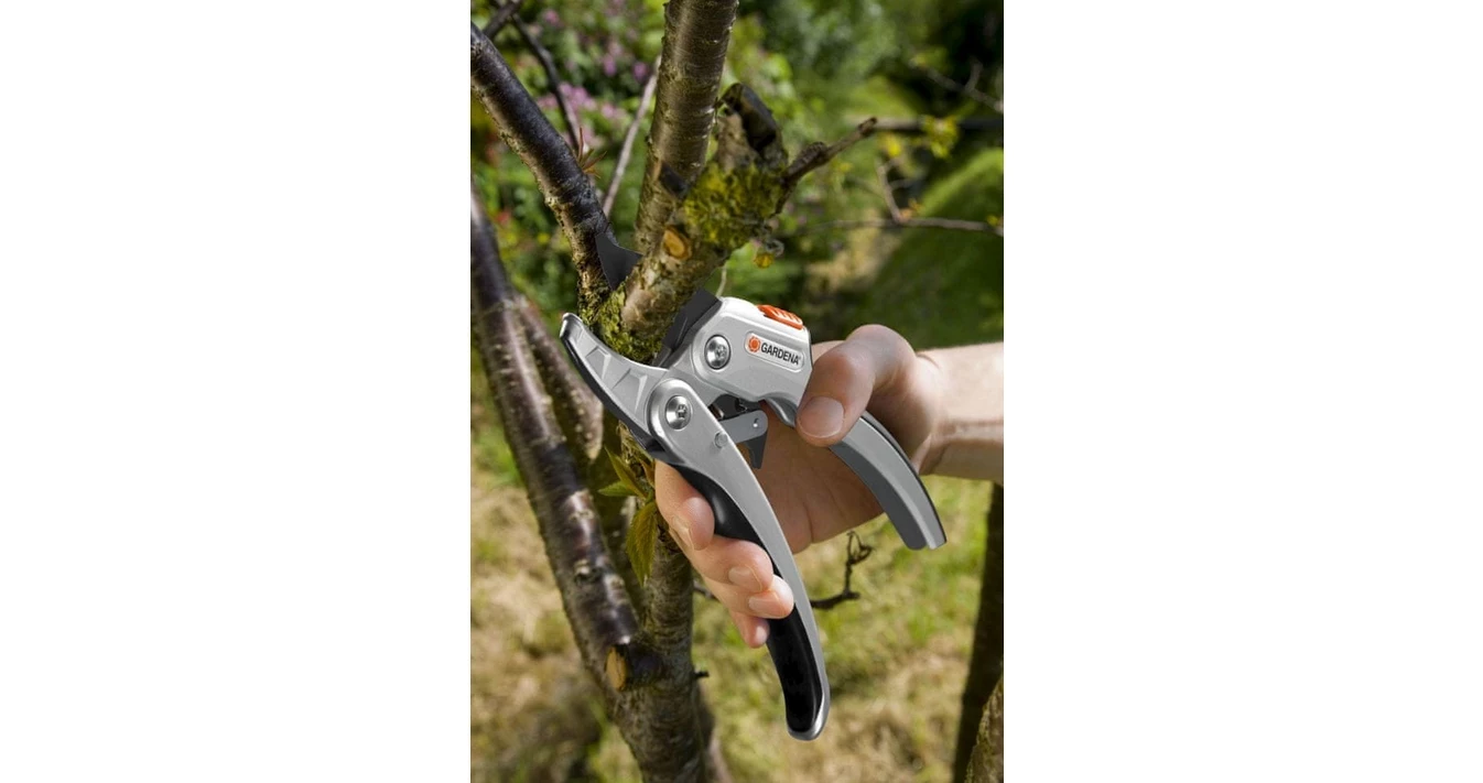 gardena-comfort-sekator-ogrodowy-smartcut-8798-stan-11323-1