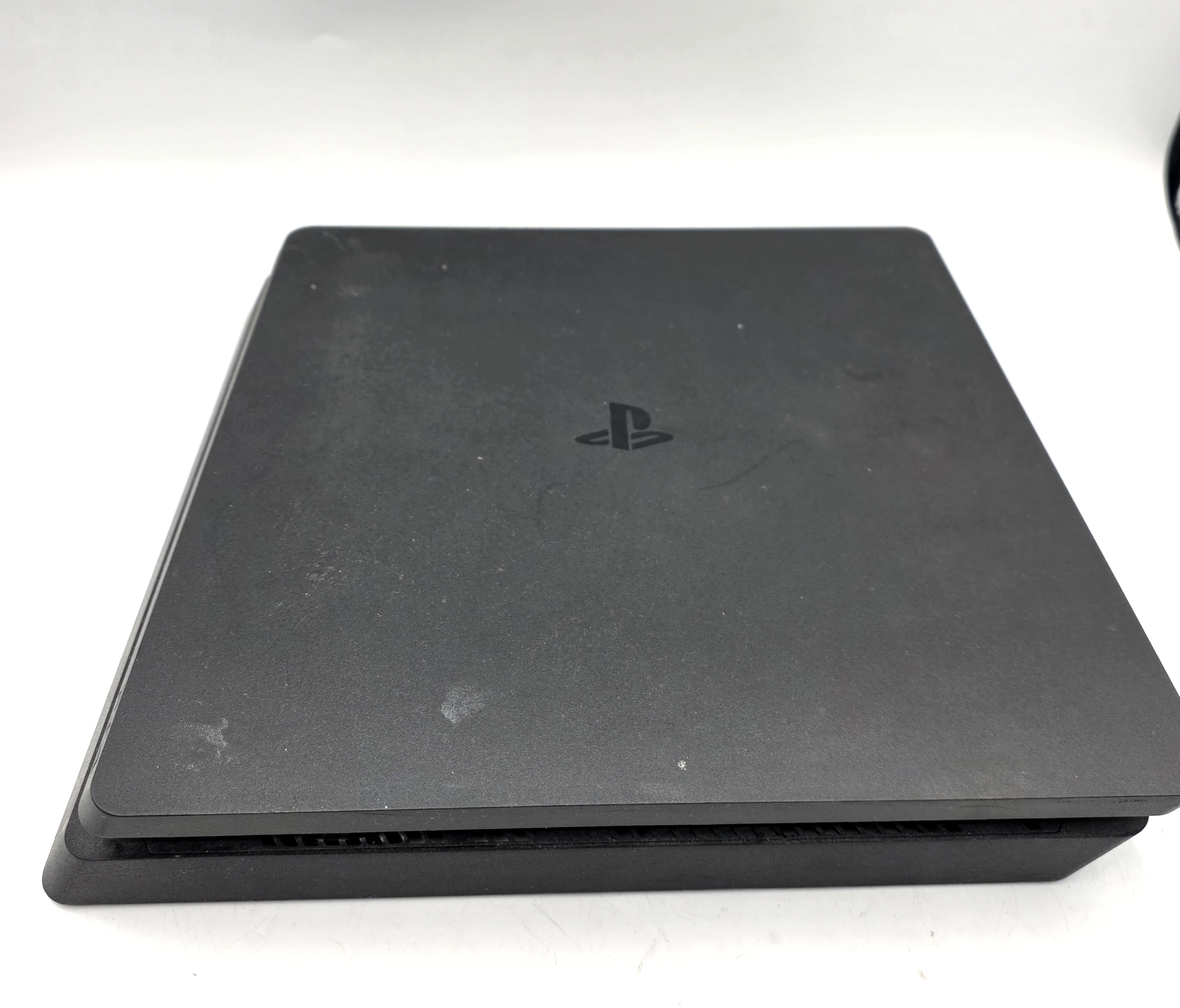 sony-playstation-4-ps4-slim-500gb-cuh-2216a-zashdmi-stan-11323-2