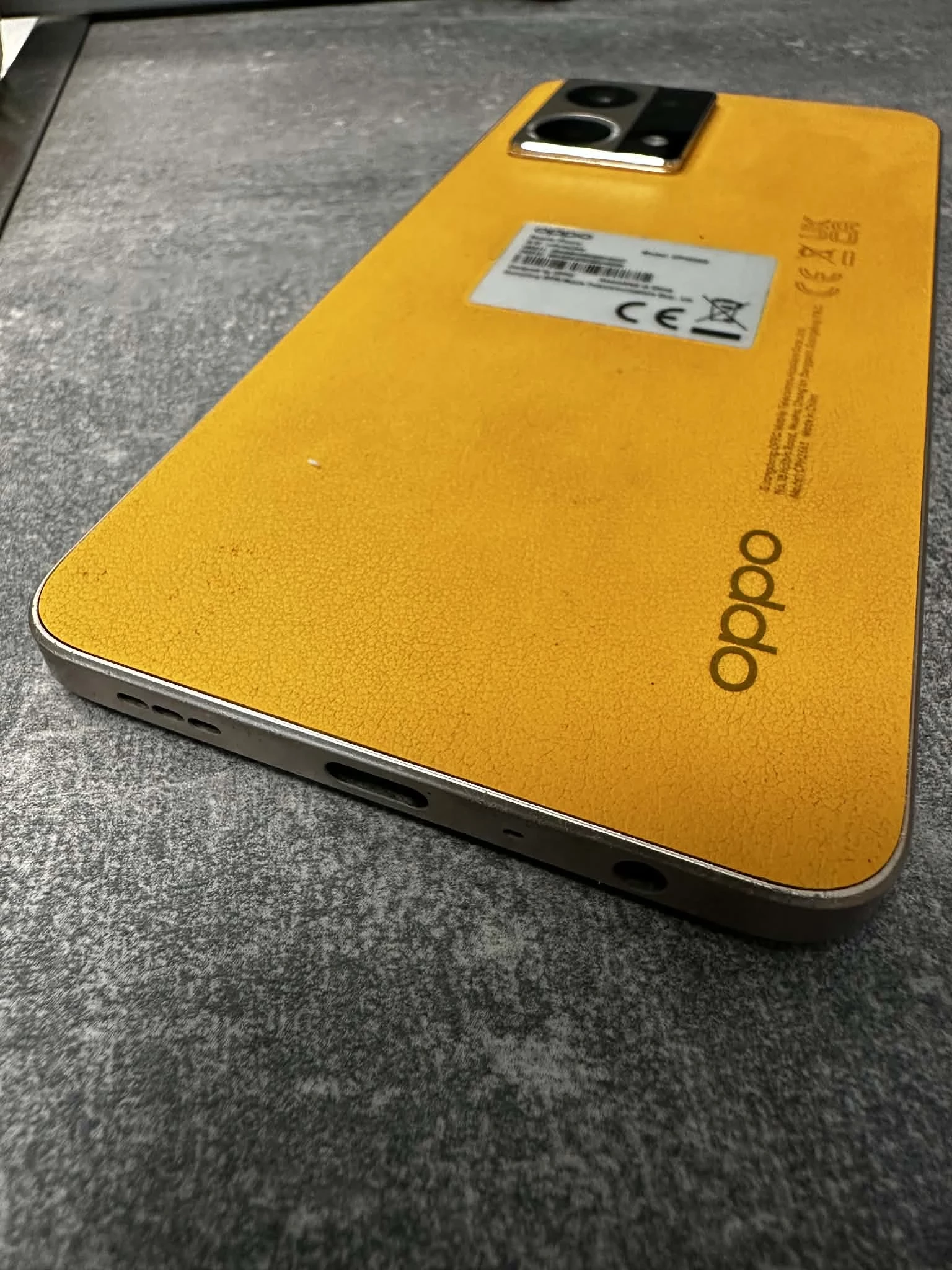 telefon-oppo-reno7-8128-gb-porysowany-lad-przekatna-ekranu-643