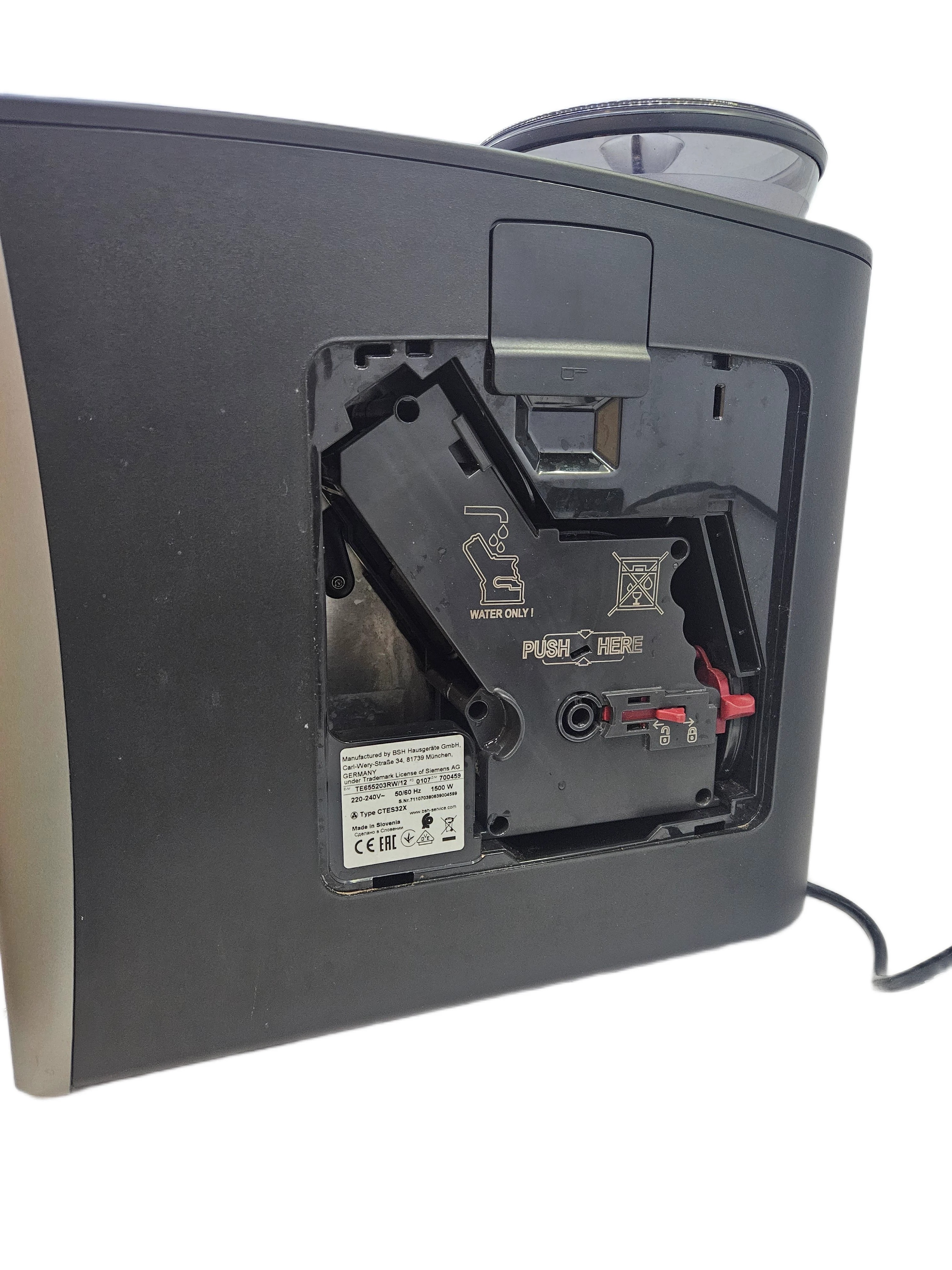 automatyczny-ekspres-cisnieniowy-siemens-eq6-s500-1500-w-czarny-model-eq6-plus-s500