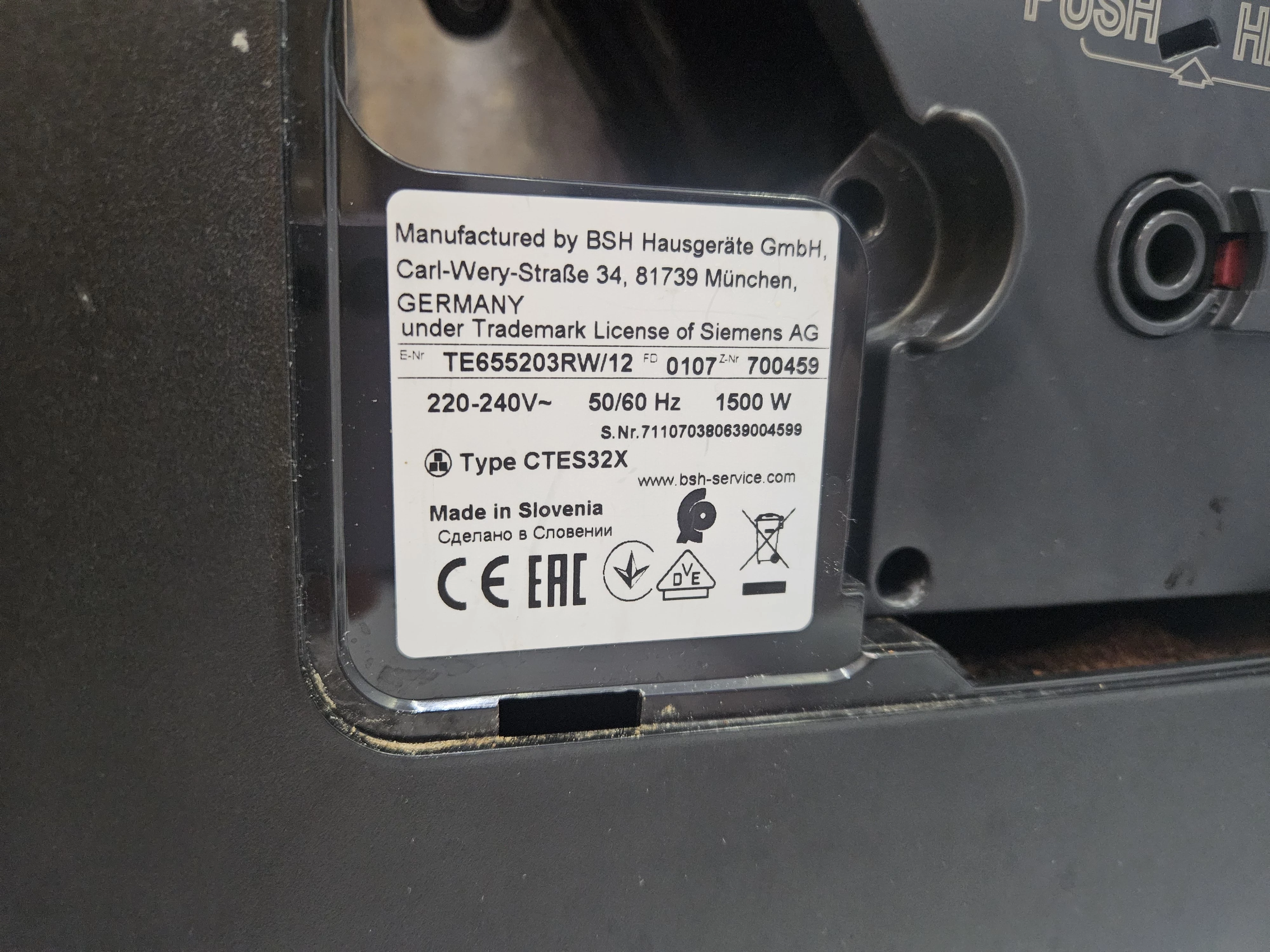 automatyczny-ekspres-cisnieniowy-siemens-eq6-s500-1500-w-czarny-wbudowany-mlynek-596-1