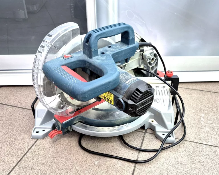 ukosnica-pila-z-laserem-1300-w-216x30-mm-gcm-216-bosch-pud-ean-gtin-3165140654265