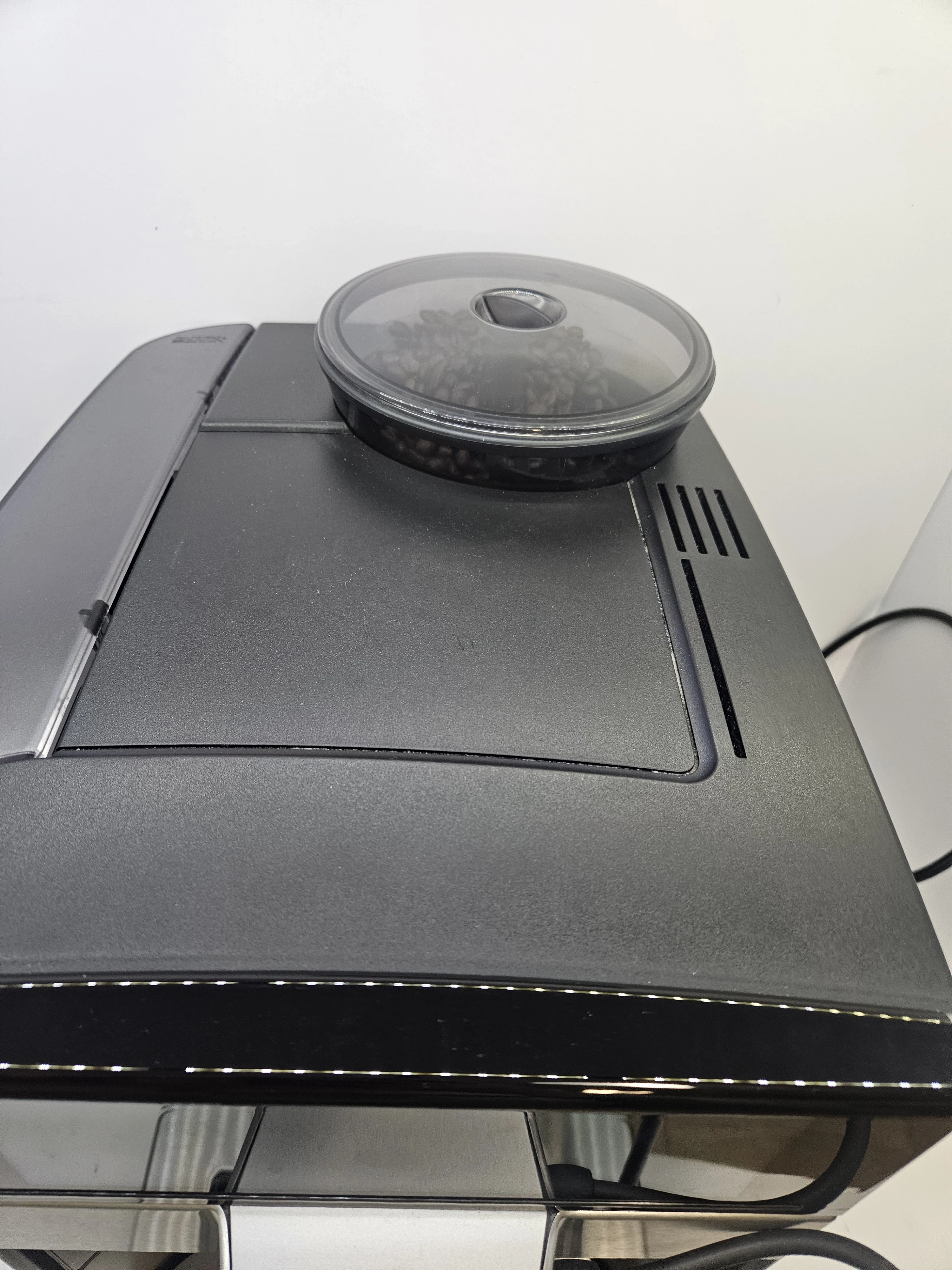 automatyczny-ekspres-cisnieniowy-siemens-eq6-s500-1500-w-czarny-material-202593-2