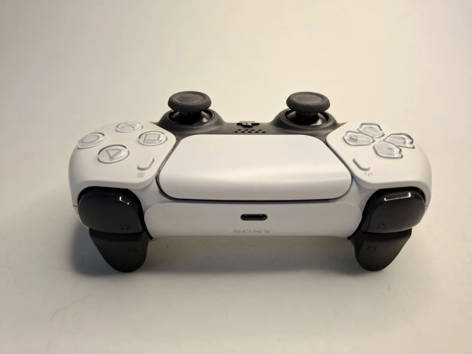 konsola-sony-playstation-5-slim-cfi-2016-blu-ray-zawiera-baterie-250685-2006716