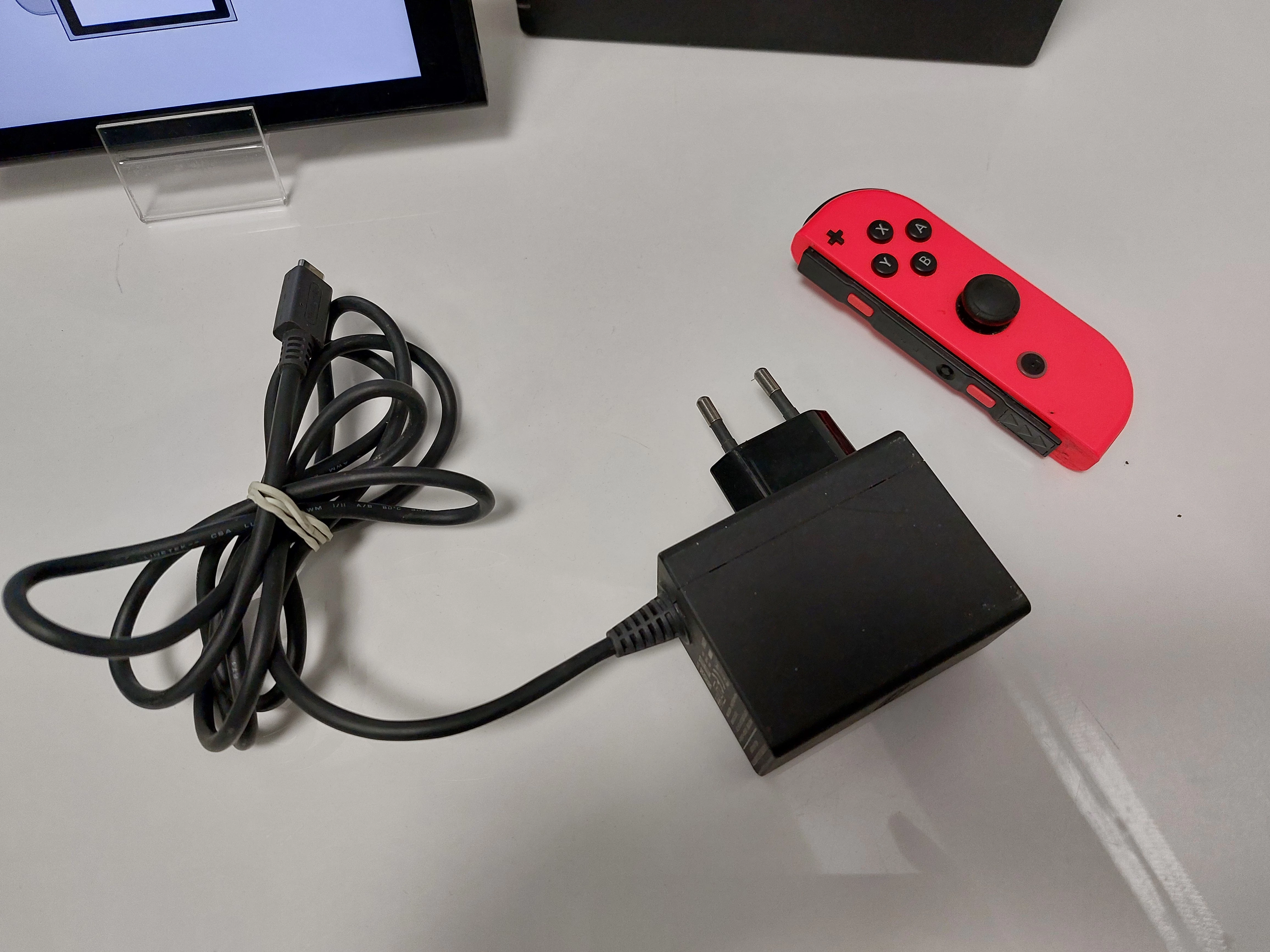 konsola-nintendo-switch-hac-001-zasilacz-1x-pad-ean-gtin-045496452643