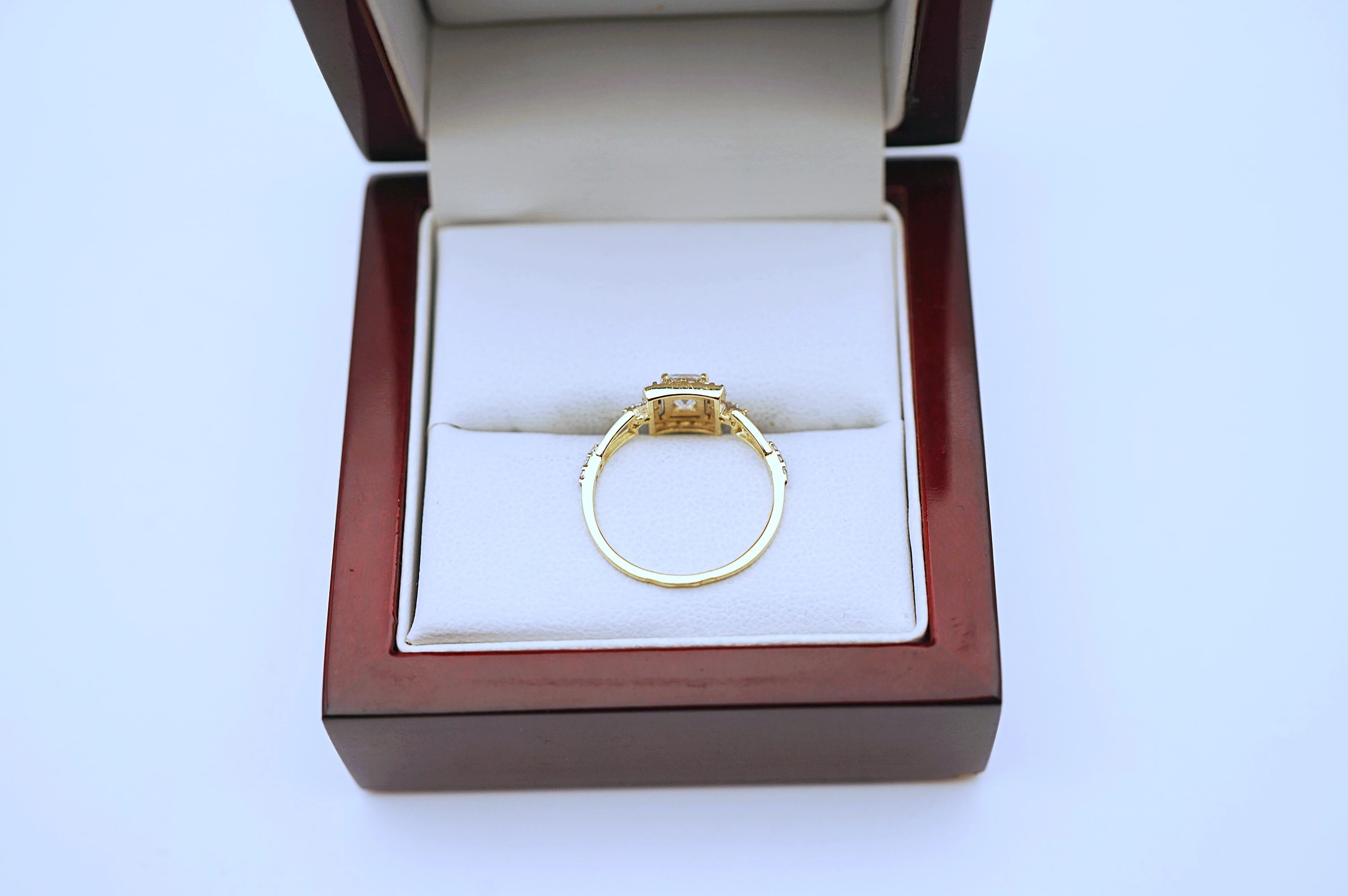 zloty-pierscionek-z-cyrkoniami-585-151g-r12-kamien-17088-128