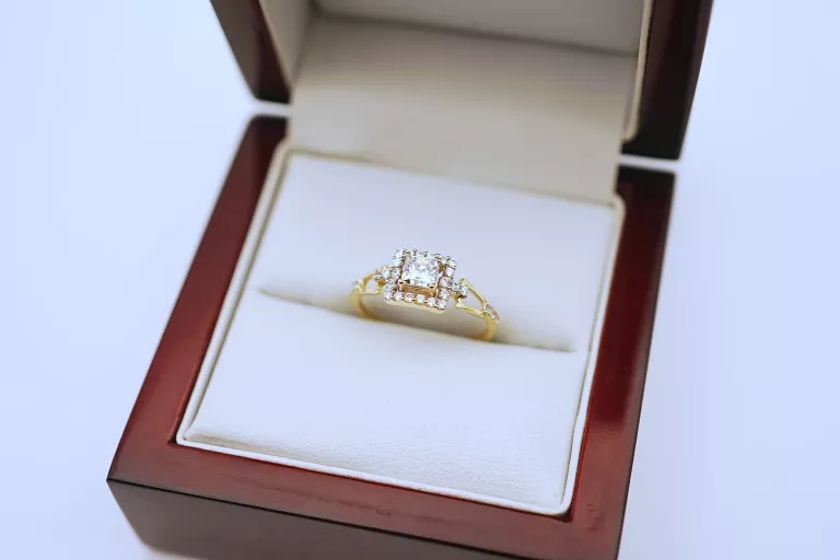 zloty-pierscionek-z-cyrkoniami-585-151g-r12-rodzaj-2205-2