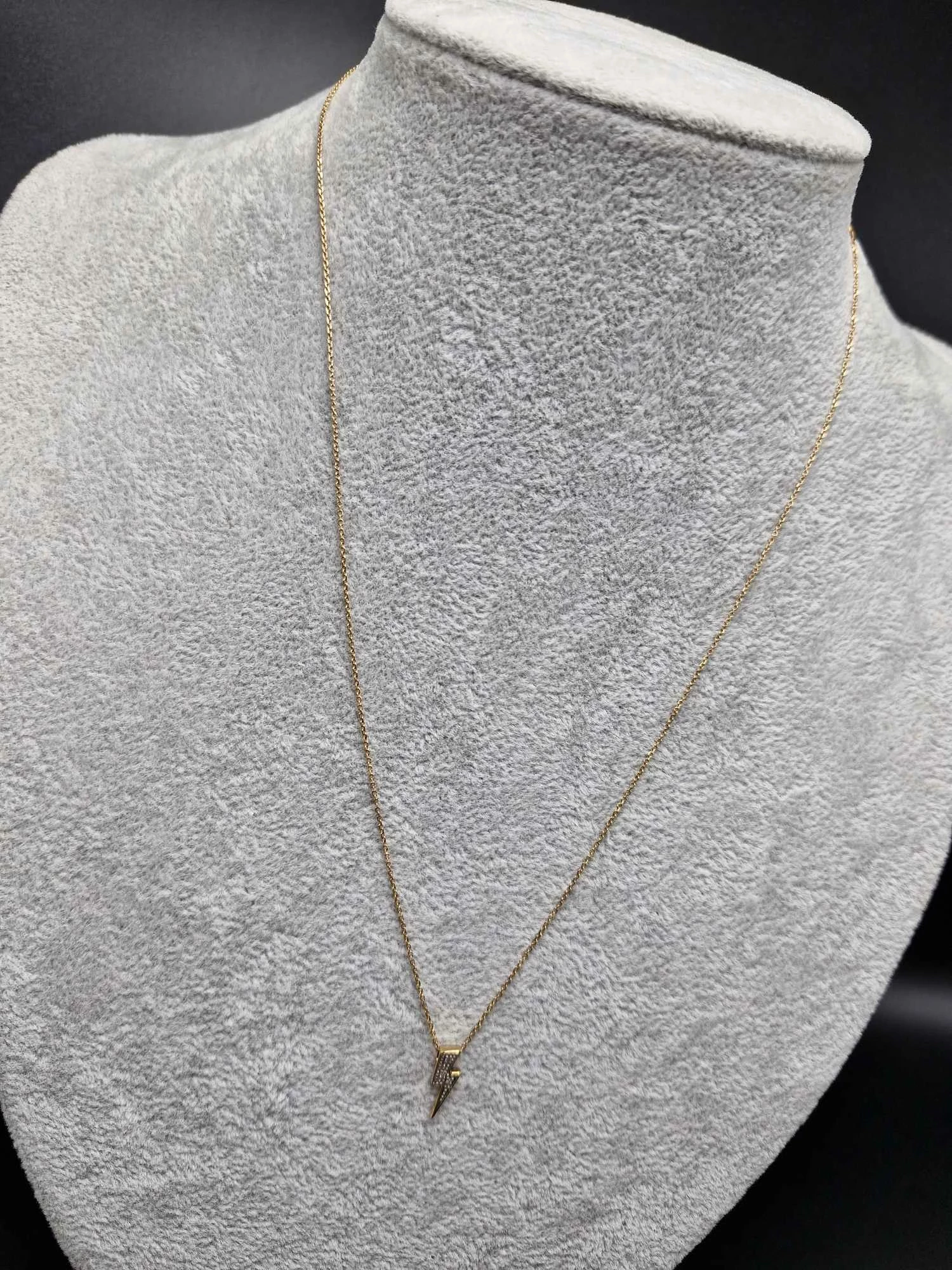 wyrob-jubilerski-uzywany-zloto-lancuszek-z-zawieszka-material-15835-2