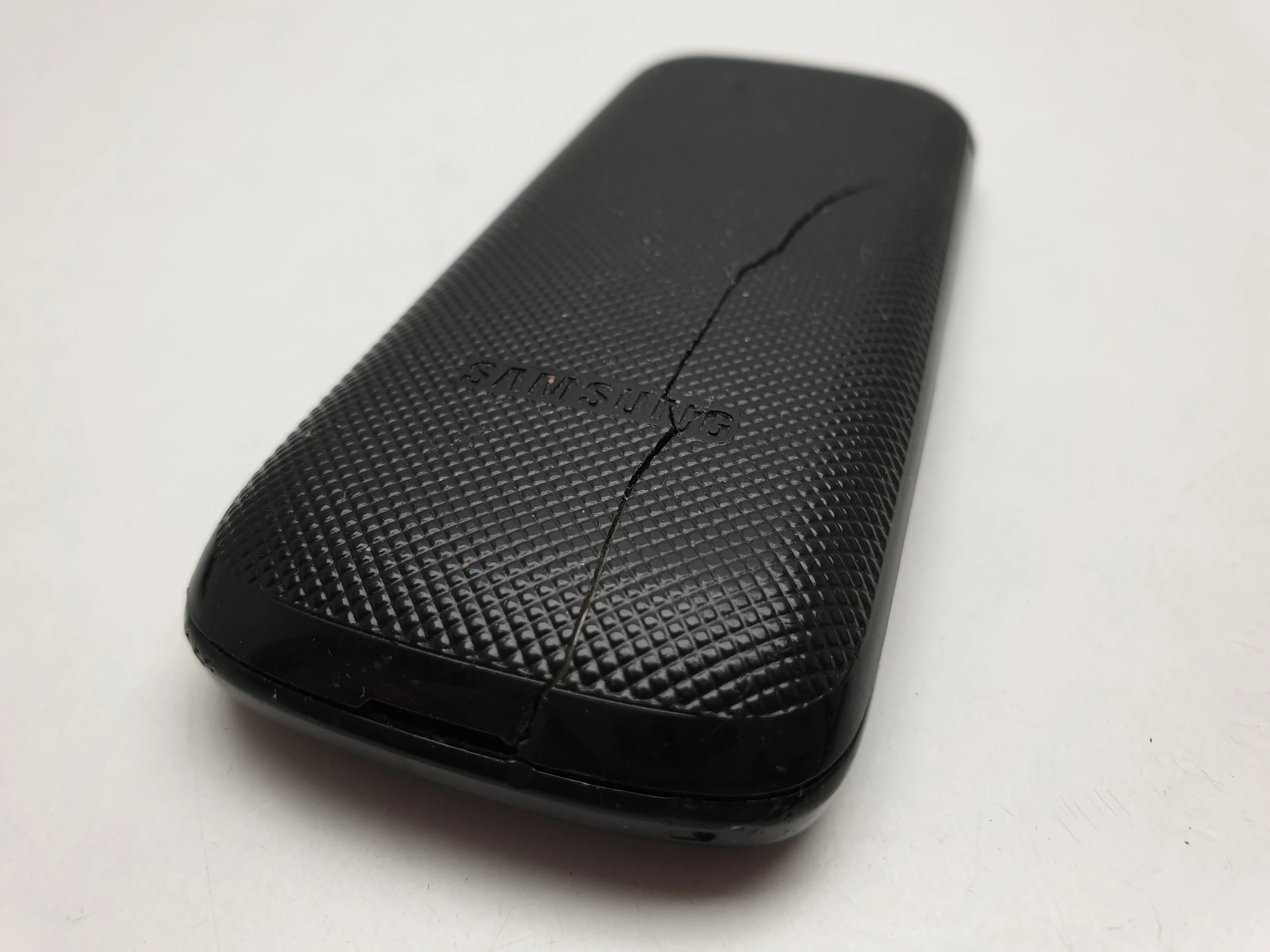 telefon-samsung-gt-e1050-opis-typ-202685-212933