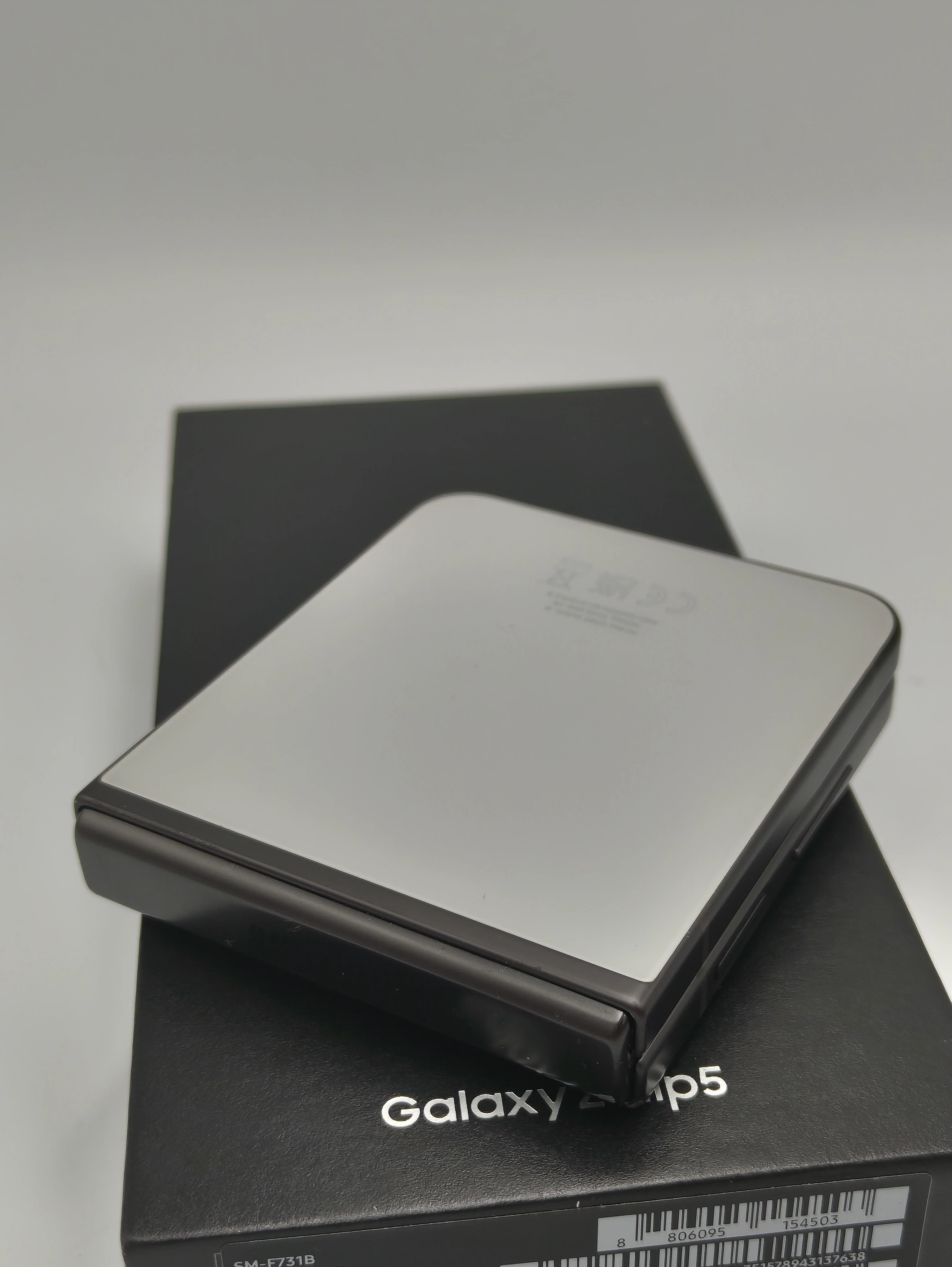 telefon-samsung-z-flip-5-typ-202685-212929