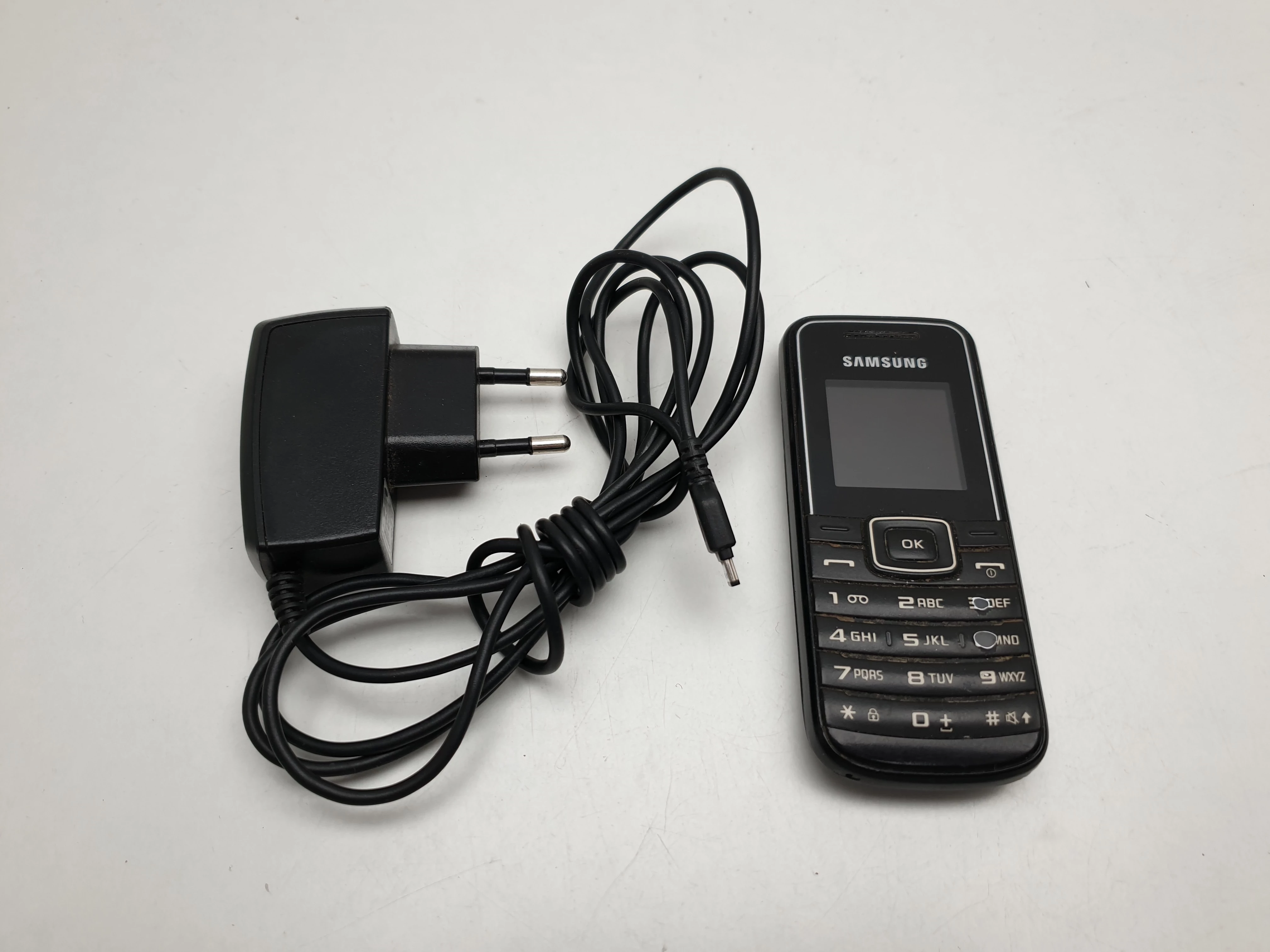 telefon-samsung-gt-e1050-opis-wroclawska-6-opole-sj