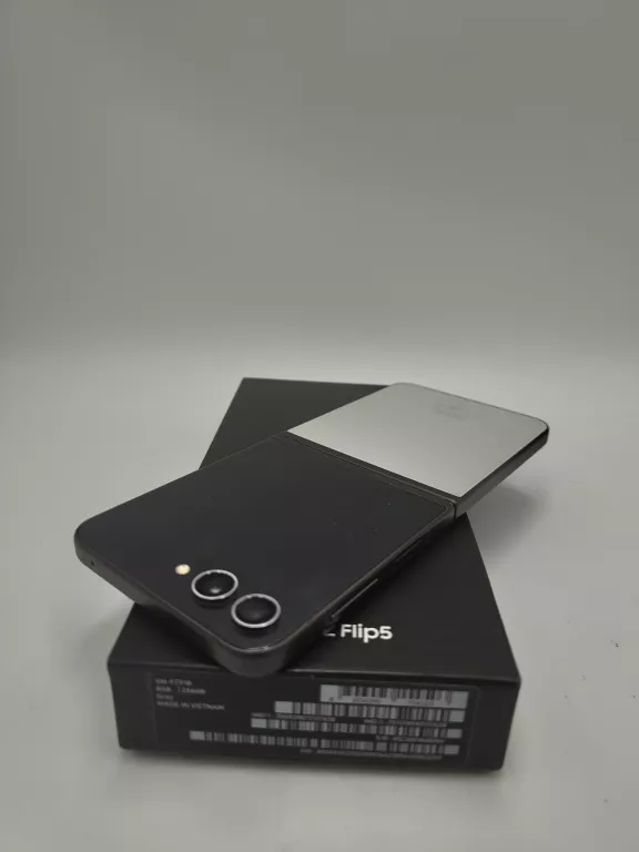 telefon-samsung-z-flip-5-wbudowana-pamiec-202869-214185