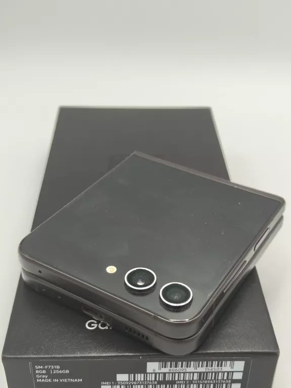 telefon-samsung-z-flip-5-przekatna-ekranu-670