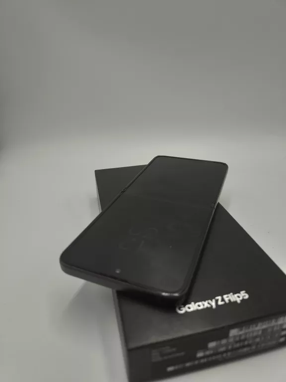 telefon-samsung-z-flip-5-pojemnosc-akumulatora-3700