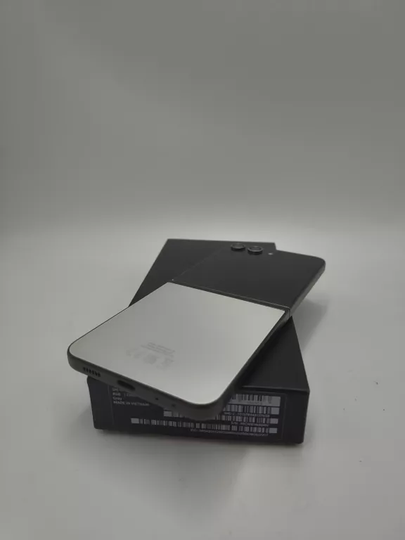 telefon-samsung-z-flip-5-pamiec-ram-202865-214113